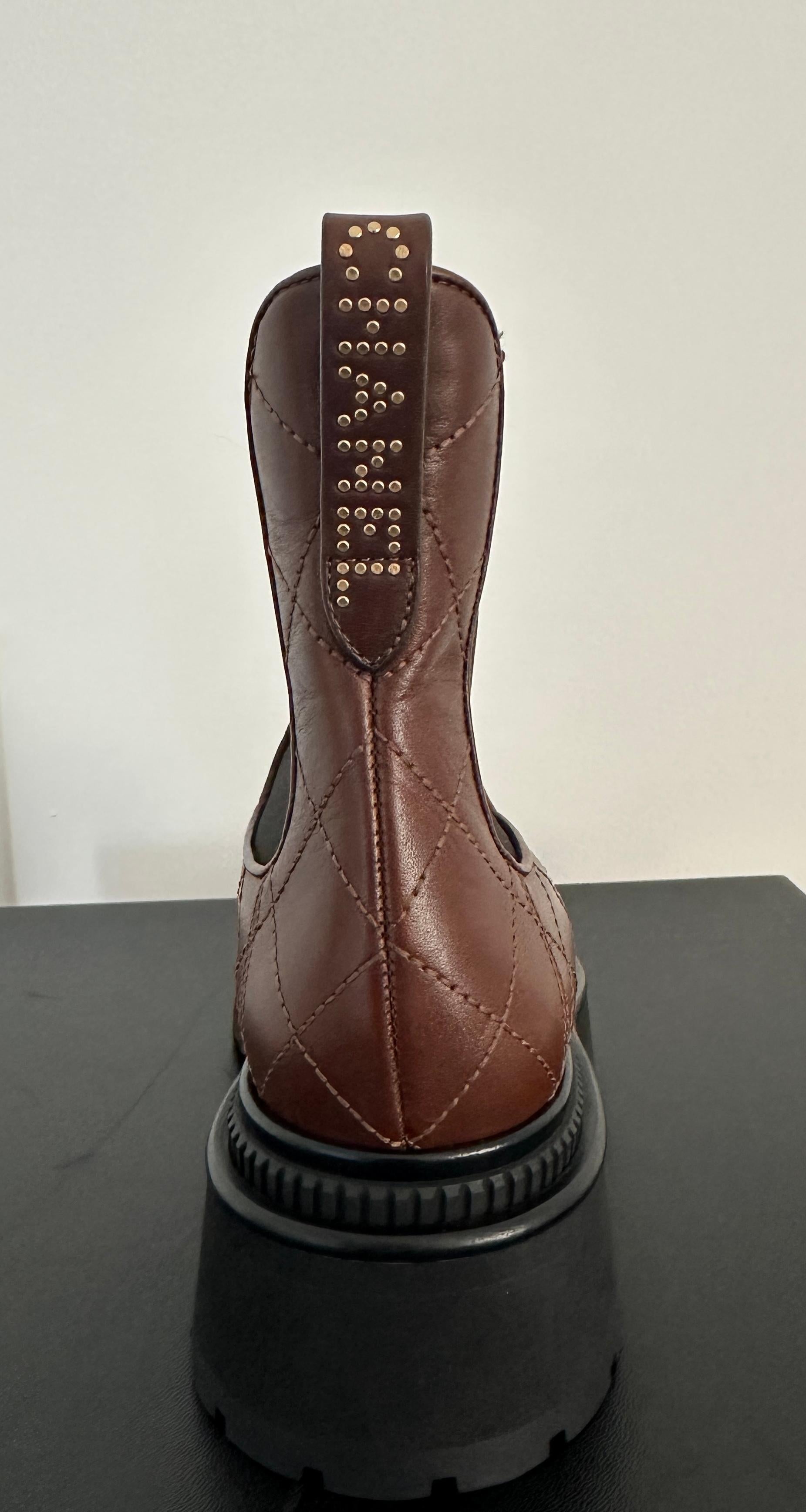 CHANEL 23A Quilted Leather Signature Logo Cap Toe Chelsea Flat Ankle Boots 1