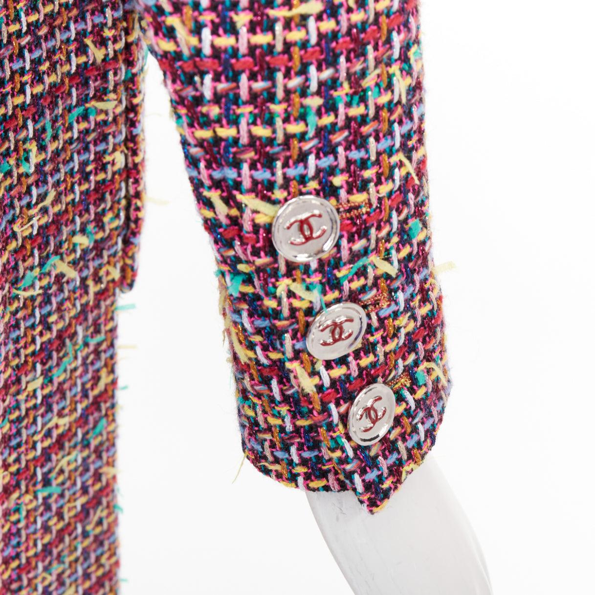 CHANEL 23A Cappotto lungo in tweed misto lana multicolore con tasche ad aletta FR36 S
Riferimento: LAYU/A00112
Marchio: Chanel
Designer: Virginie Viard
Collection'S: 23A - Pista di atterraggio
Materiale: Lana, misto
Colore: Multicolore
Modello: