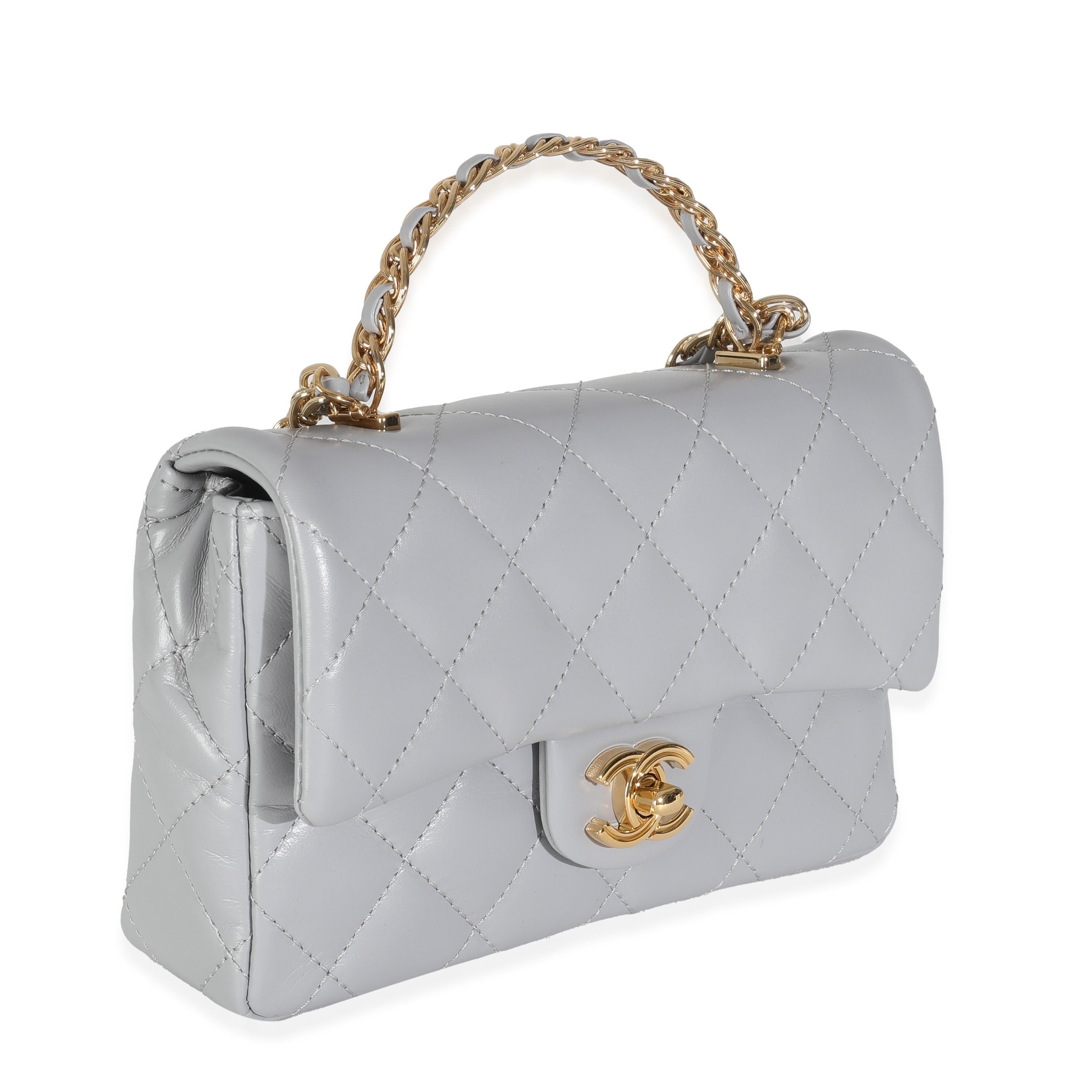 Chanel 23B Grigio Trapuntata in pelle di agnello lucida Mini CC Top Handle Flap Bag In condizioni ottime in vendita a New York, NY