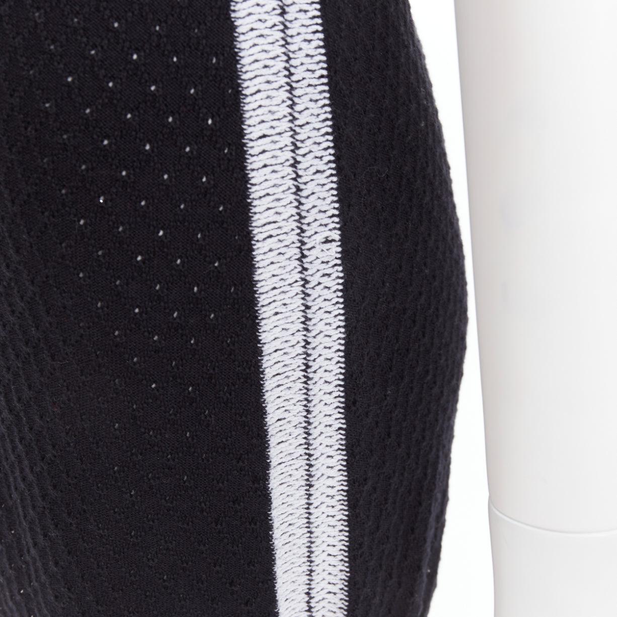 CHANEL 23C black cotton CC No.5 bead broderie pointelle dress FR34 XS For Sale 2