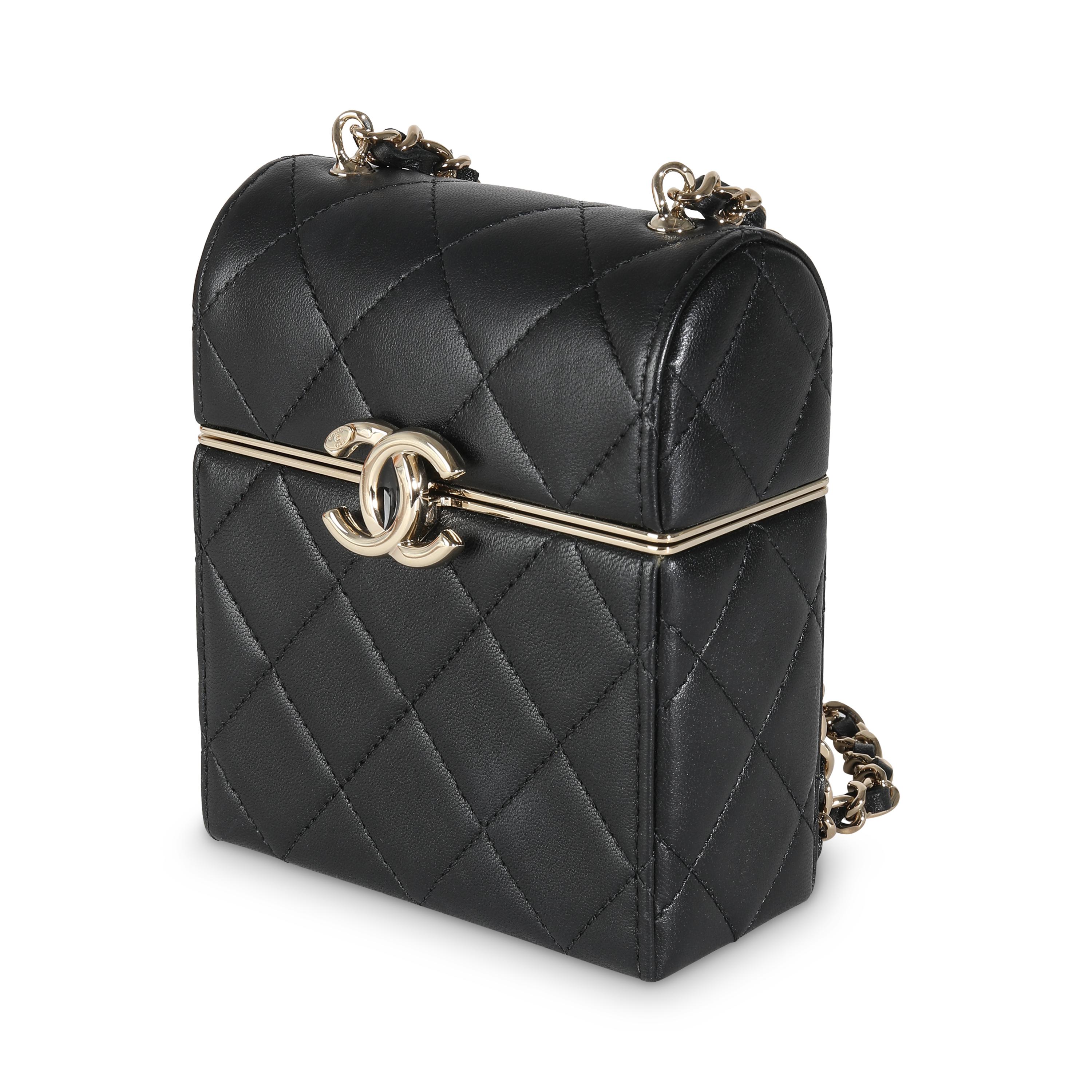 Women's or Men's Chanel 23C Black Quilted Lambskin Box Chain Vanity For Sale
