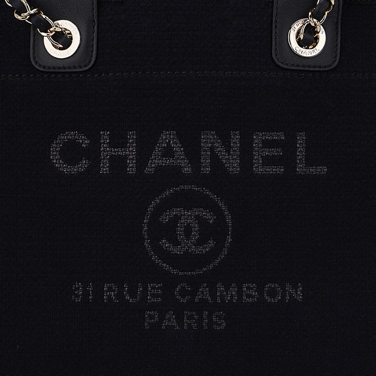 Chanel Paris-31 Rue Cambon Black Houndstooth Shearling Half Flap Jumbo  Q6B0273IMO000