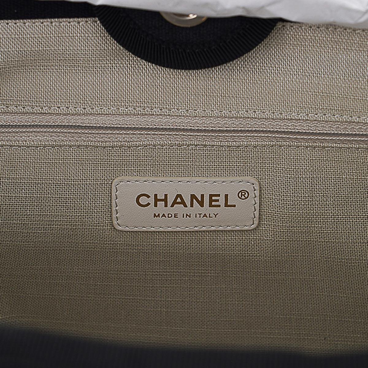 Chanel 23C Limited Edition Black 31 Rue Cambon Small Shopping Tote en vente 1