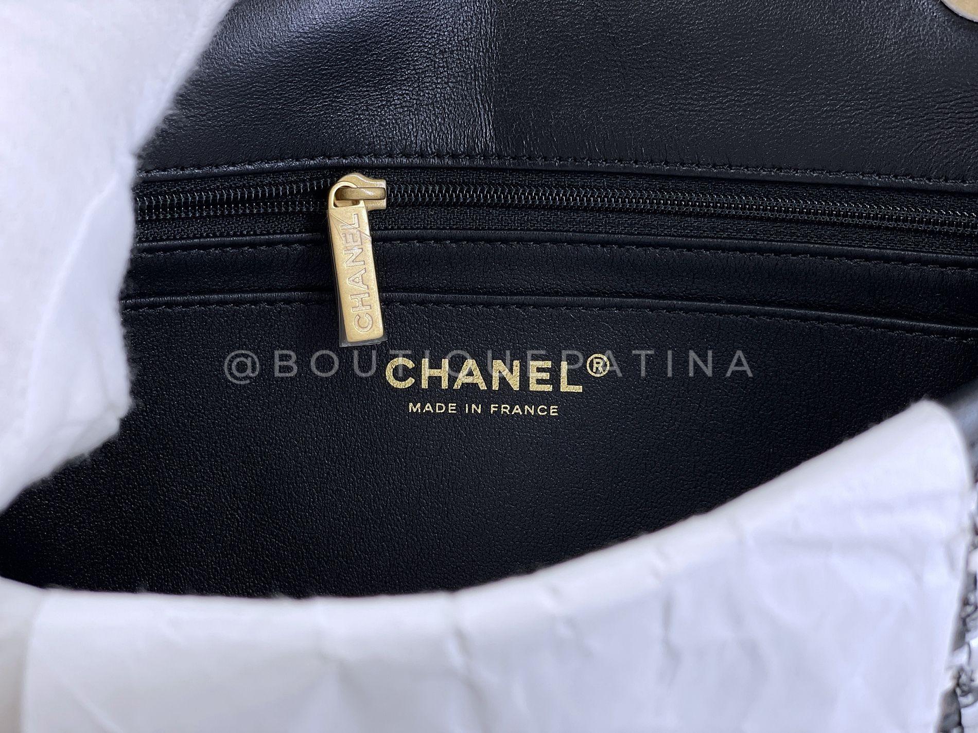 Chanel 23C Woven Houndstooth Black White Flap Bag GHW 68577 en vente 6