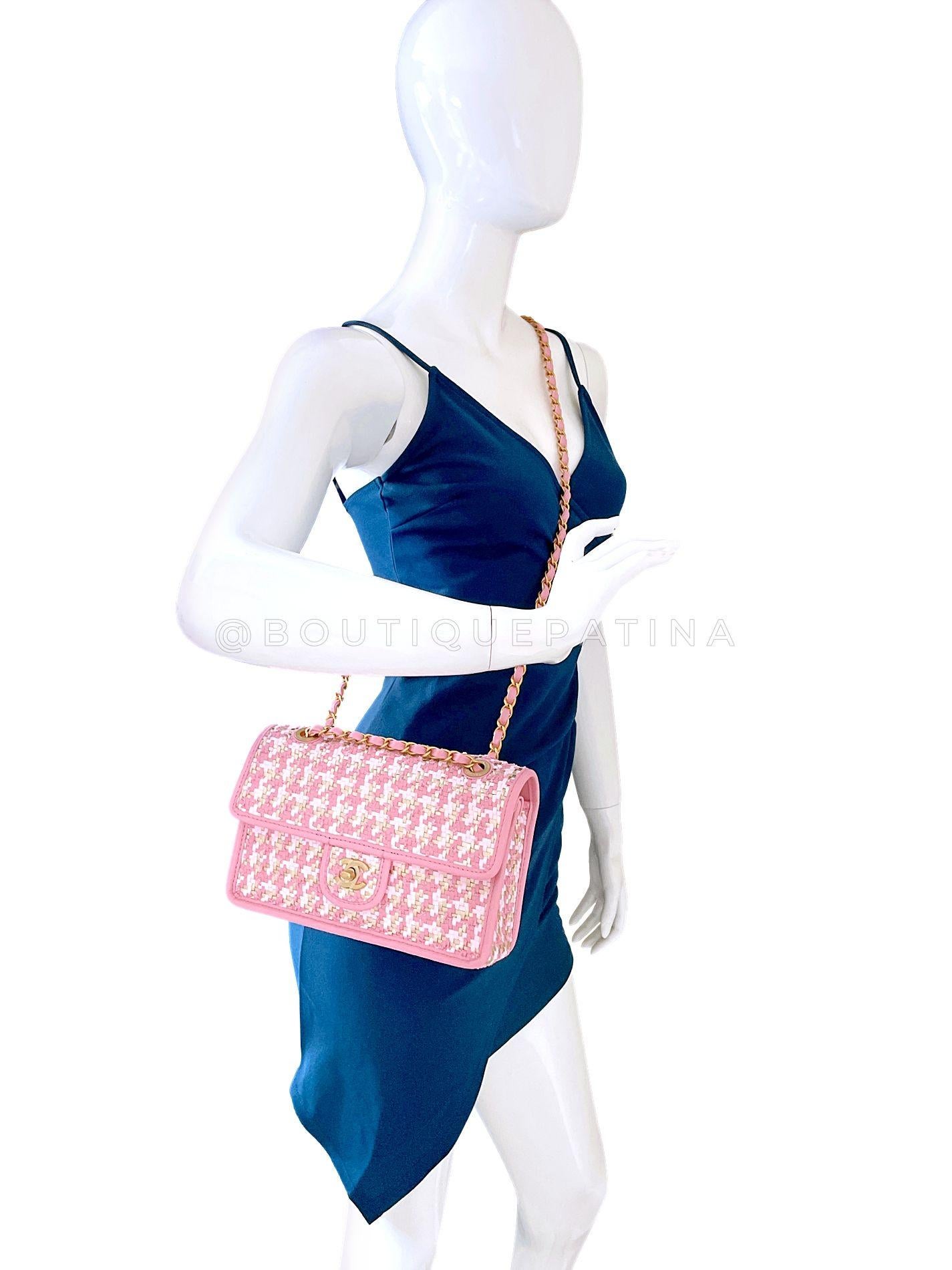 Chanel 23C Woven Houndstooth Pink Gold White Flap Bag GHW 68861 en vente 10