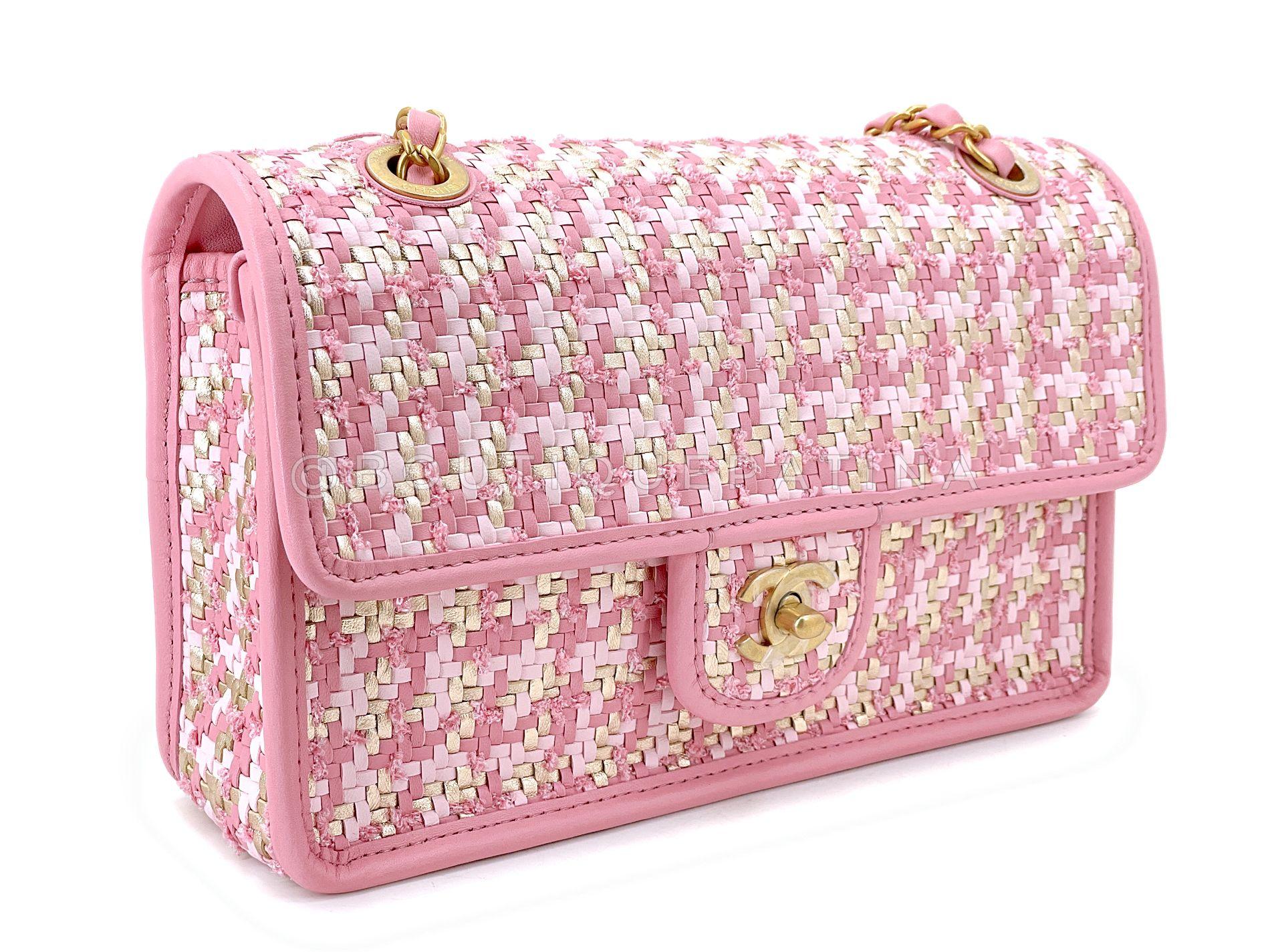 Beige Chanel 23C Woven Houndstooth Pink Gold White Flap Bag GHW 68861 en vente