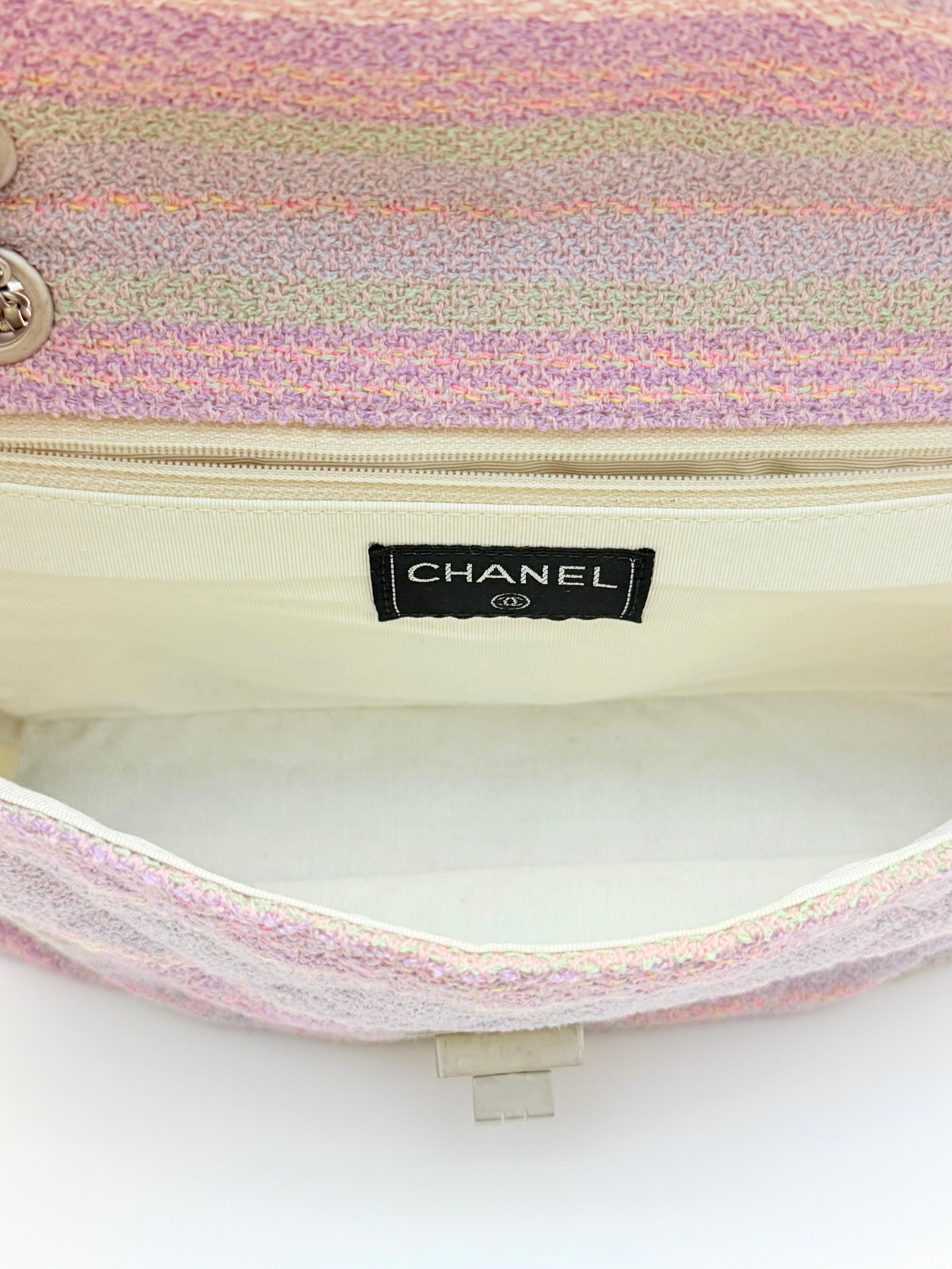 Chanel 23cm multicolor tweed 2.55 flap shoulder bag For Sale 3