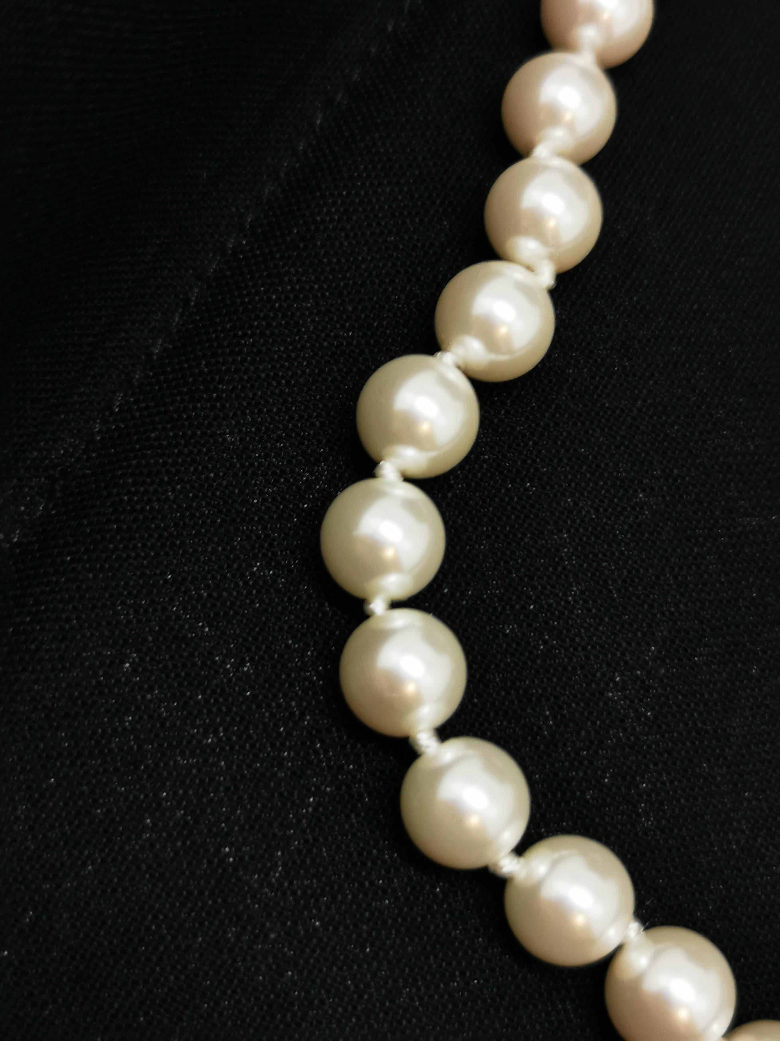 Chanel 23P Pearl Choker with Star & Iconic CC Logo Pendant For Sale 1