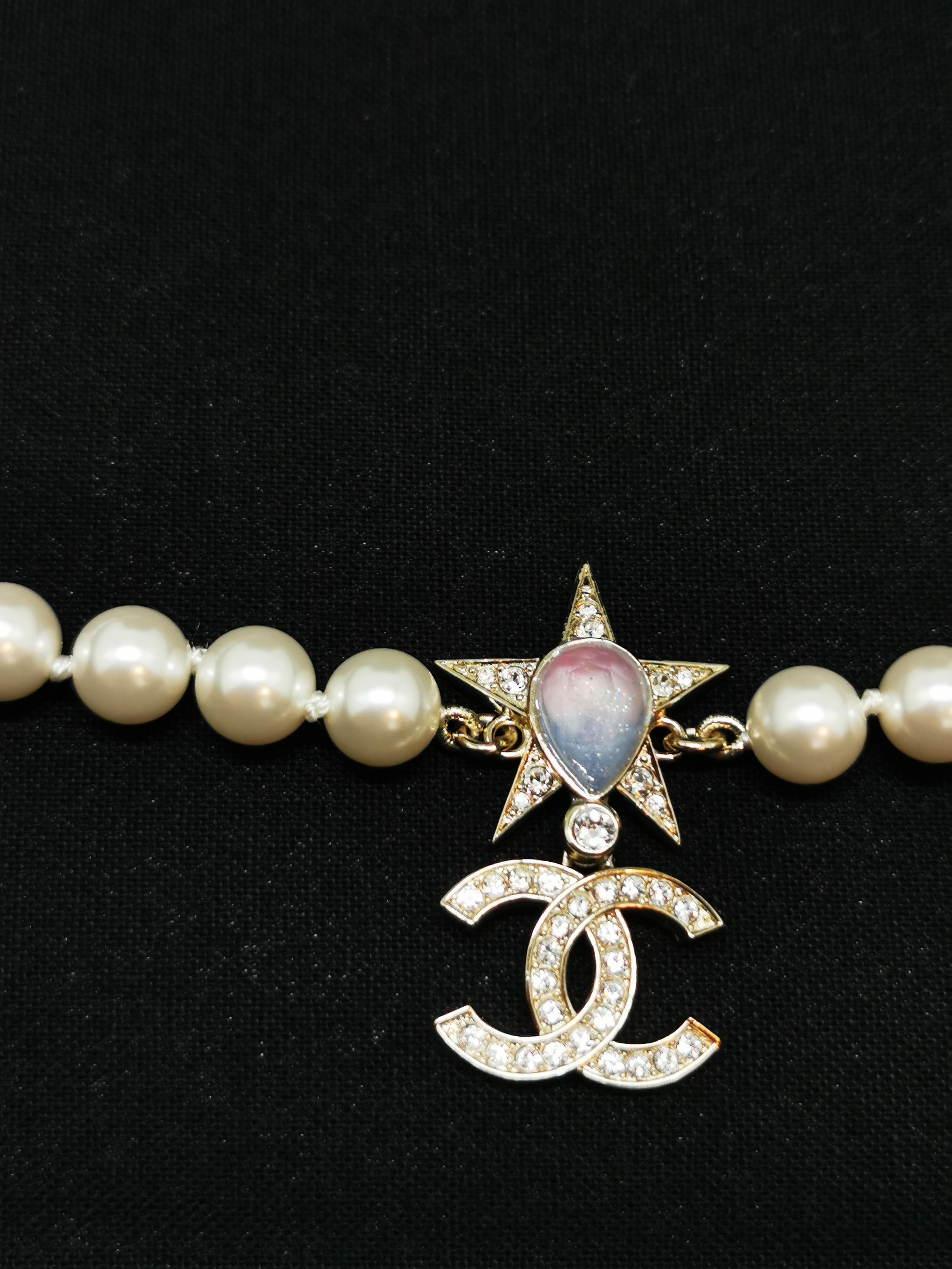 Chanel 23P Pearl Choker with Star & Iconic CC Logo Pendant For Sale 2