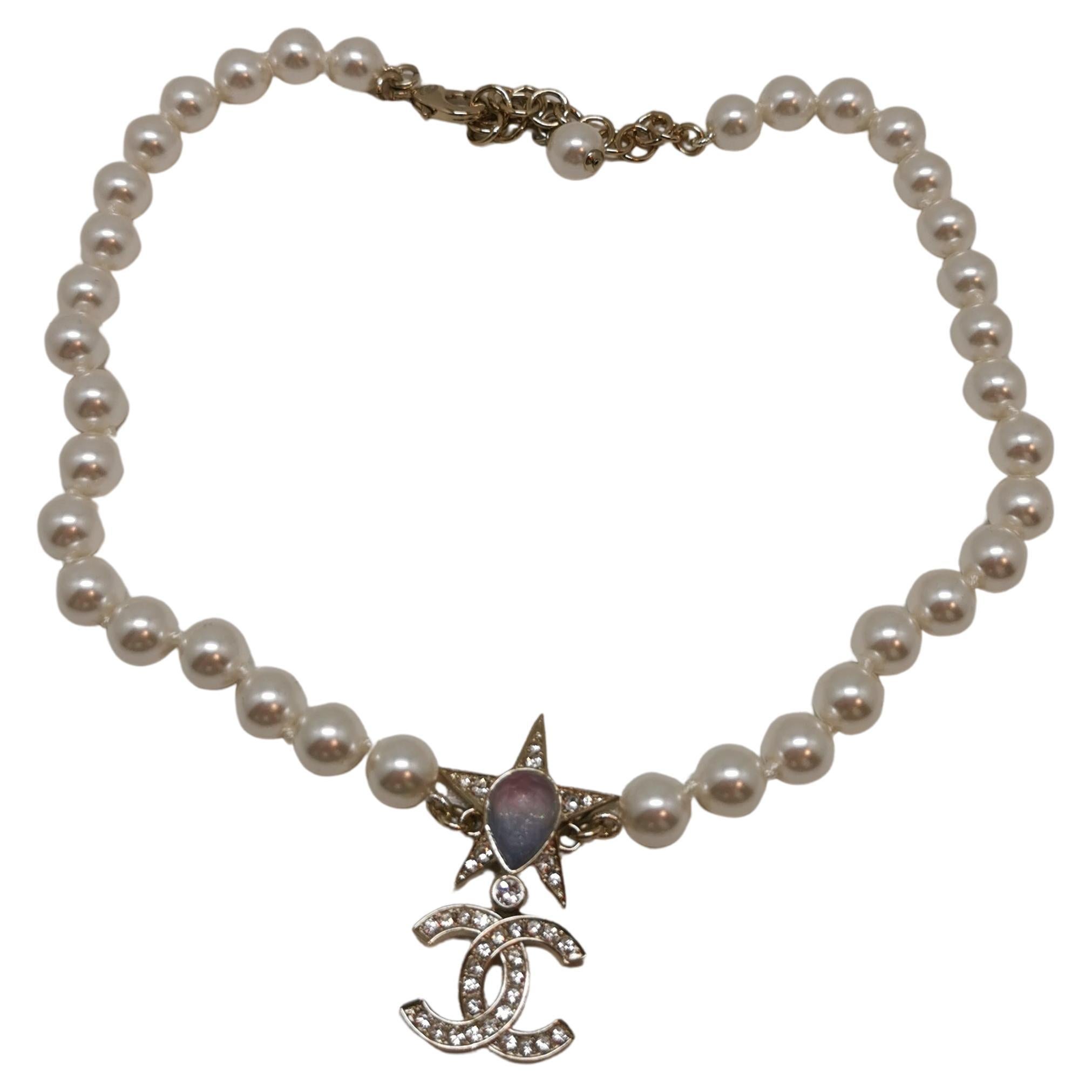 Chanel 23P Pearl Choker with Star & Iconic CC Logo Pendant For Sale