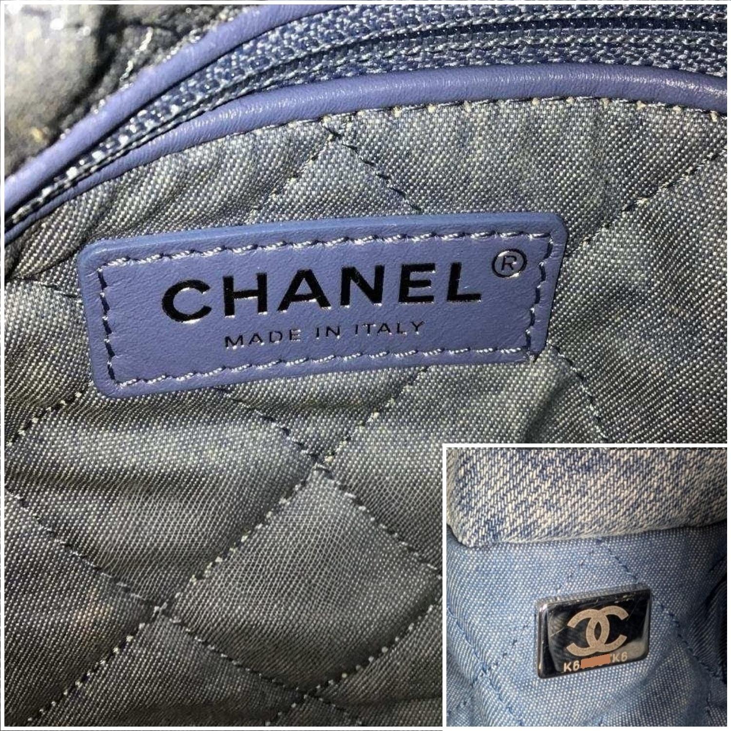 Chanel 23P Wash Blue Denim Quilted Medium 22 Hobo Bag For Sale 5
