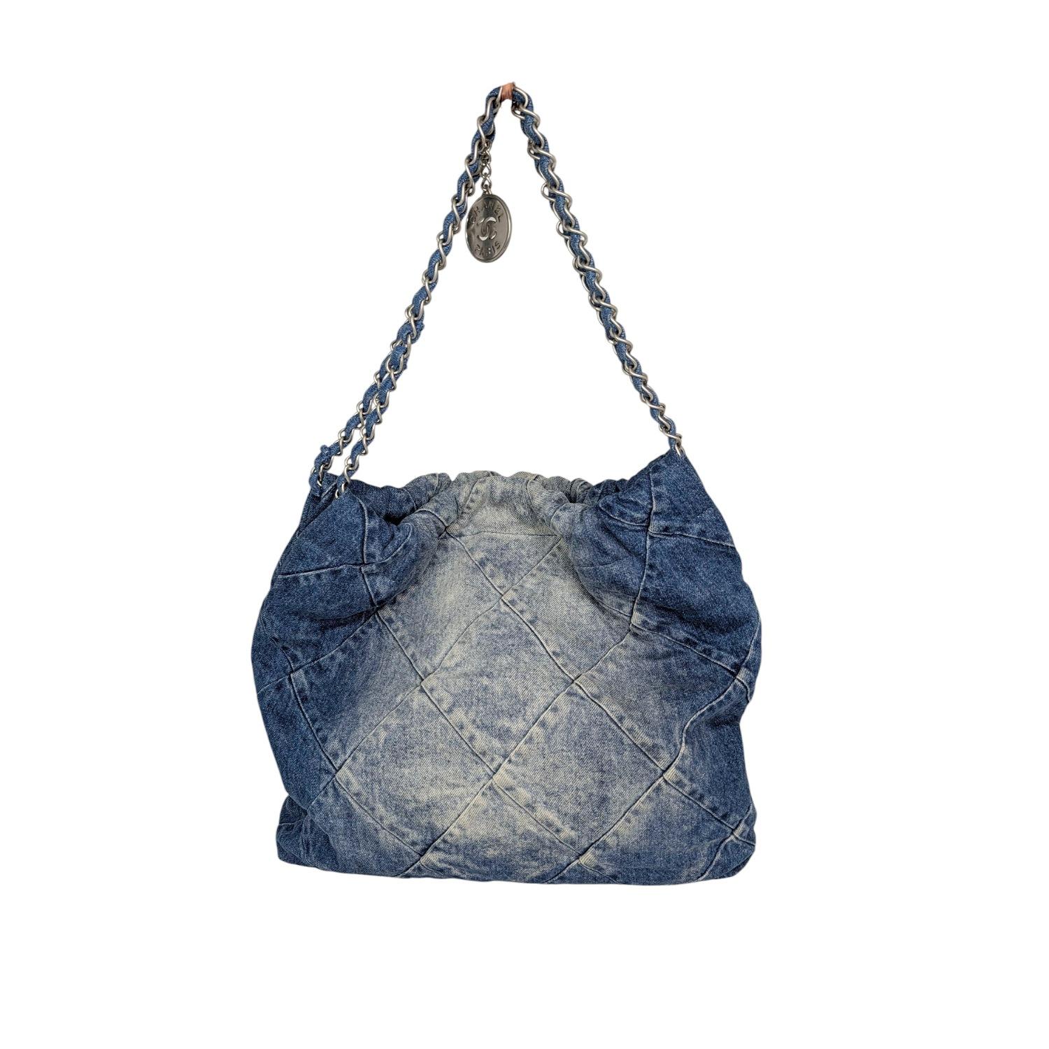 Gray Chanel 23P Wash Blue Denim Quilted Medium 22 Hobo Bag For Sale