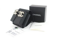 Chanel 23s CC Pierce Pearl Earrings Golden Gold 3CK0509