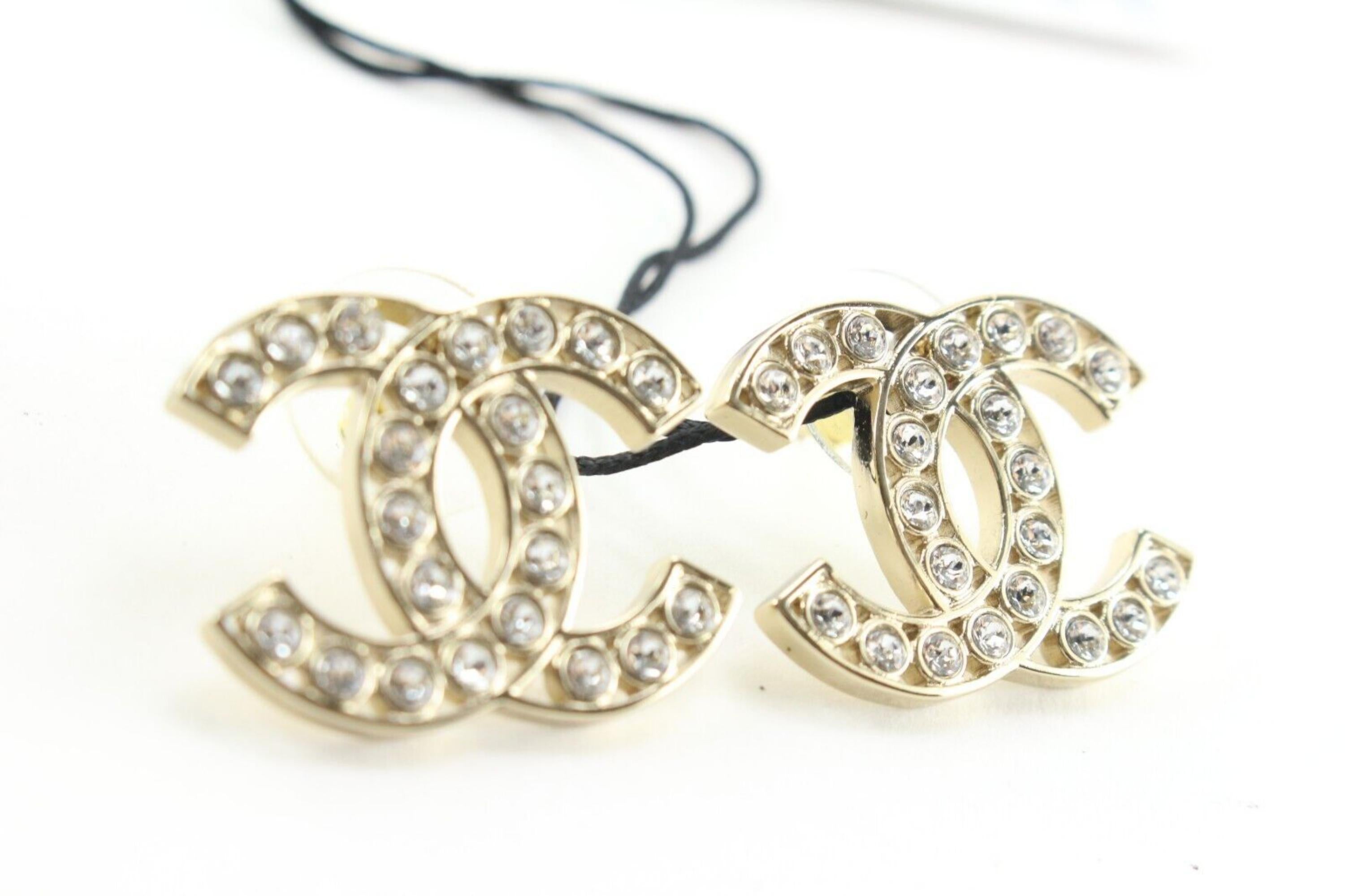 Chanel 23s CC Pierce Pearl Earrings Golden Gold 3CK0509 3