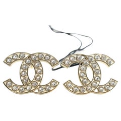 Chanel 23s CC Pierce Pearl Earrings Golden Gold 3CK0509