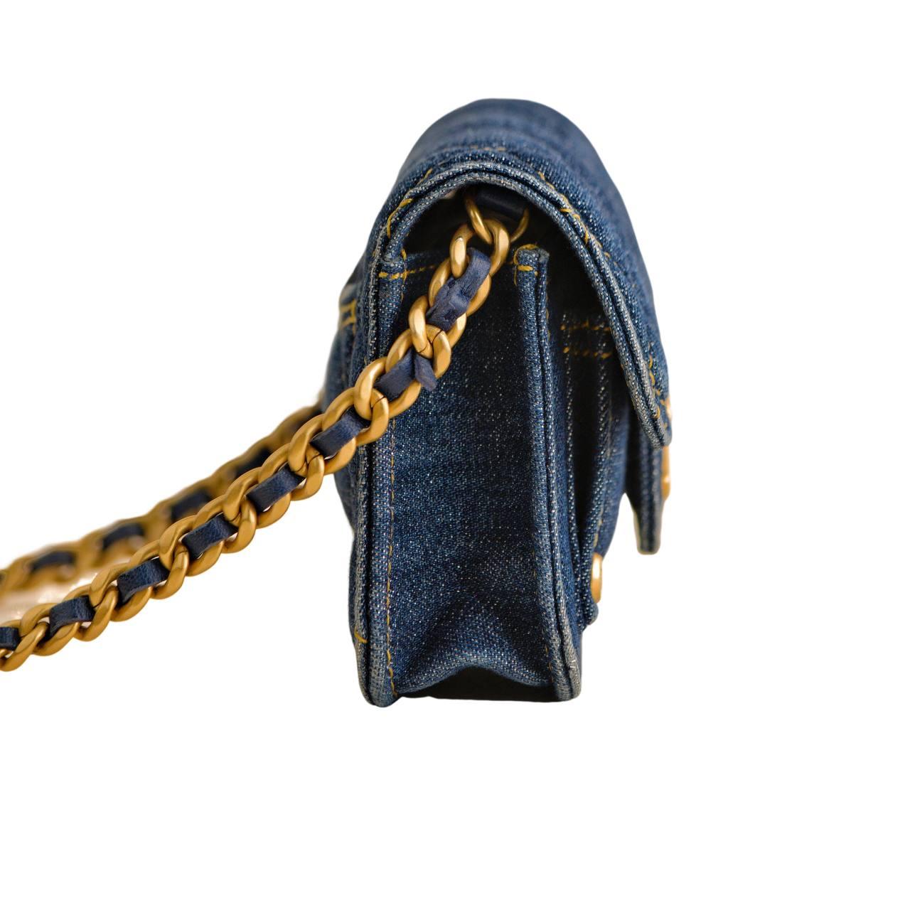 Chanel 23S Denim Quilted Card Holder Shoulder Bag For Sale 5