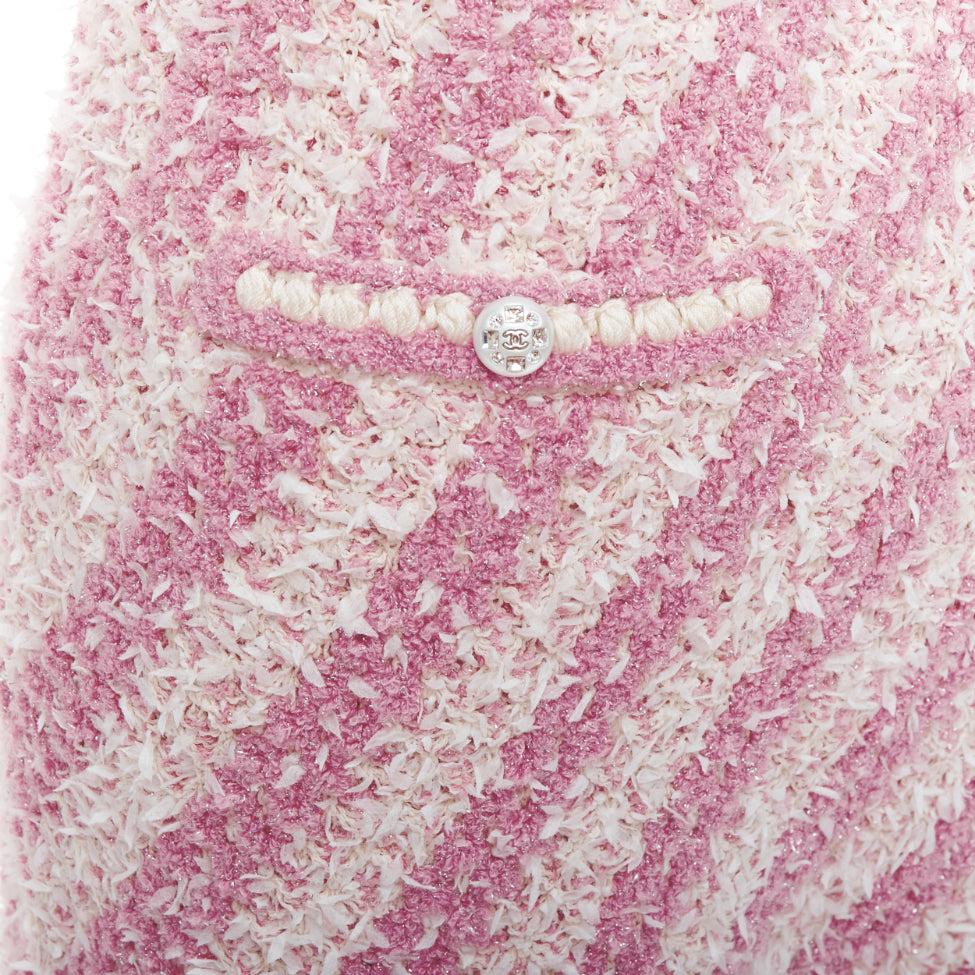 CHANEL 23S pink white cotton blend striped tweed CC mini dress FR34 XS
Reference: AAWC/A01287
Brand: Chanel
Designer: Virginie Viard
Collection: 2023
Material: Tweed
Color: Pink, White
Pattern: Tweed
Closure: Slip On
Extra Details: CC logo pearl