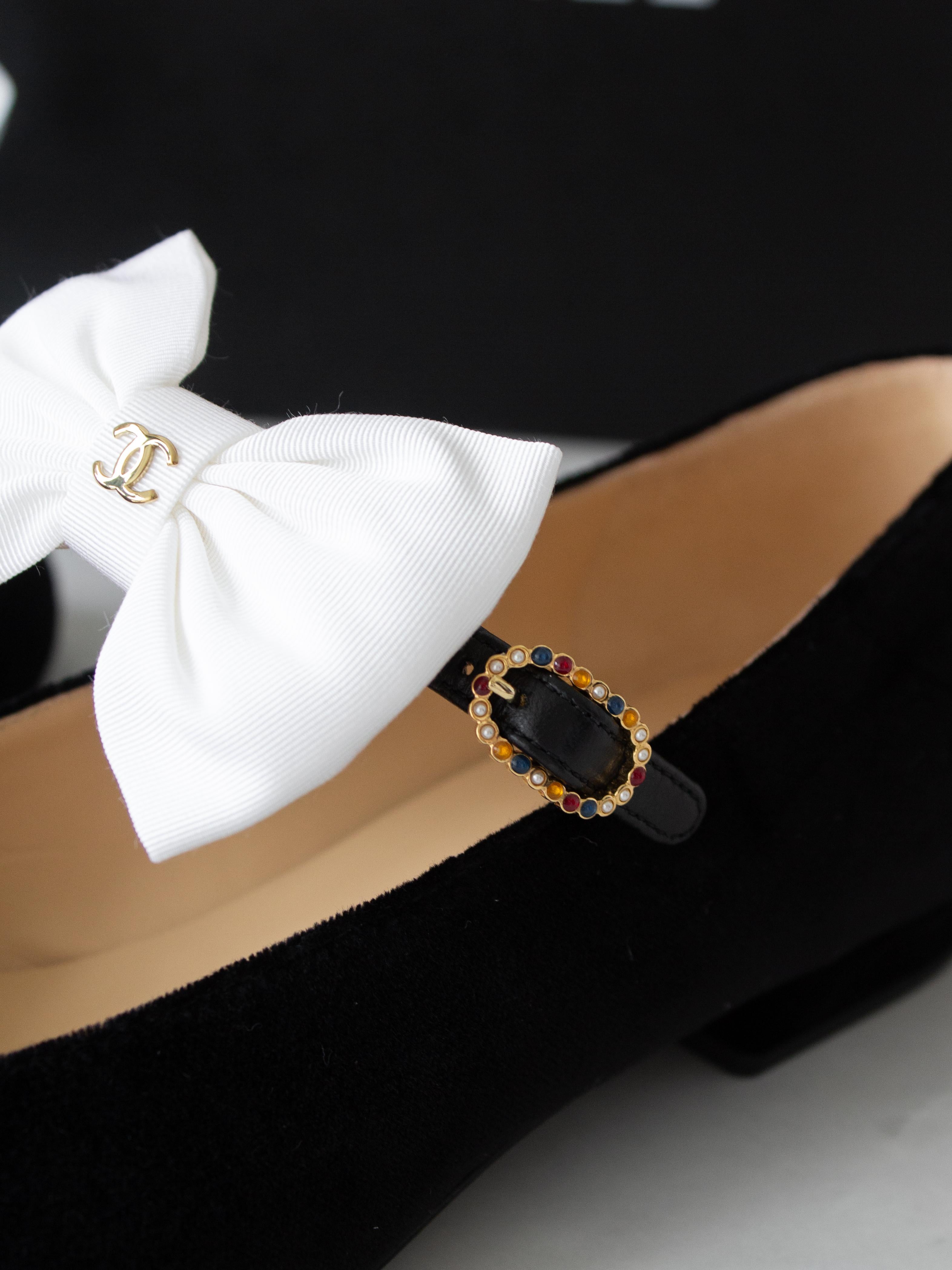Women's Chanel 24A Metiers D'Art 2024 Black Velvet White Bow CC Gripoix Mary Jane Flats
