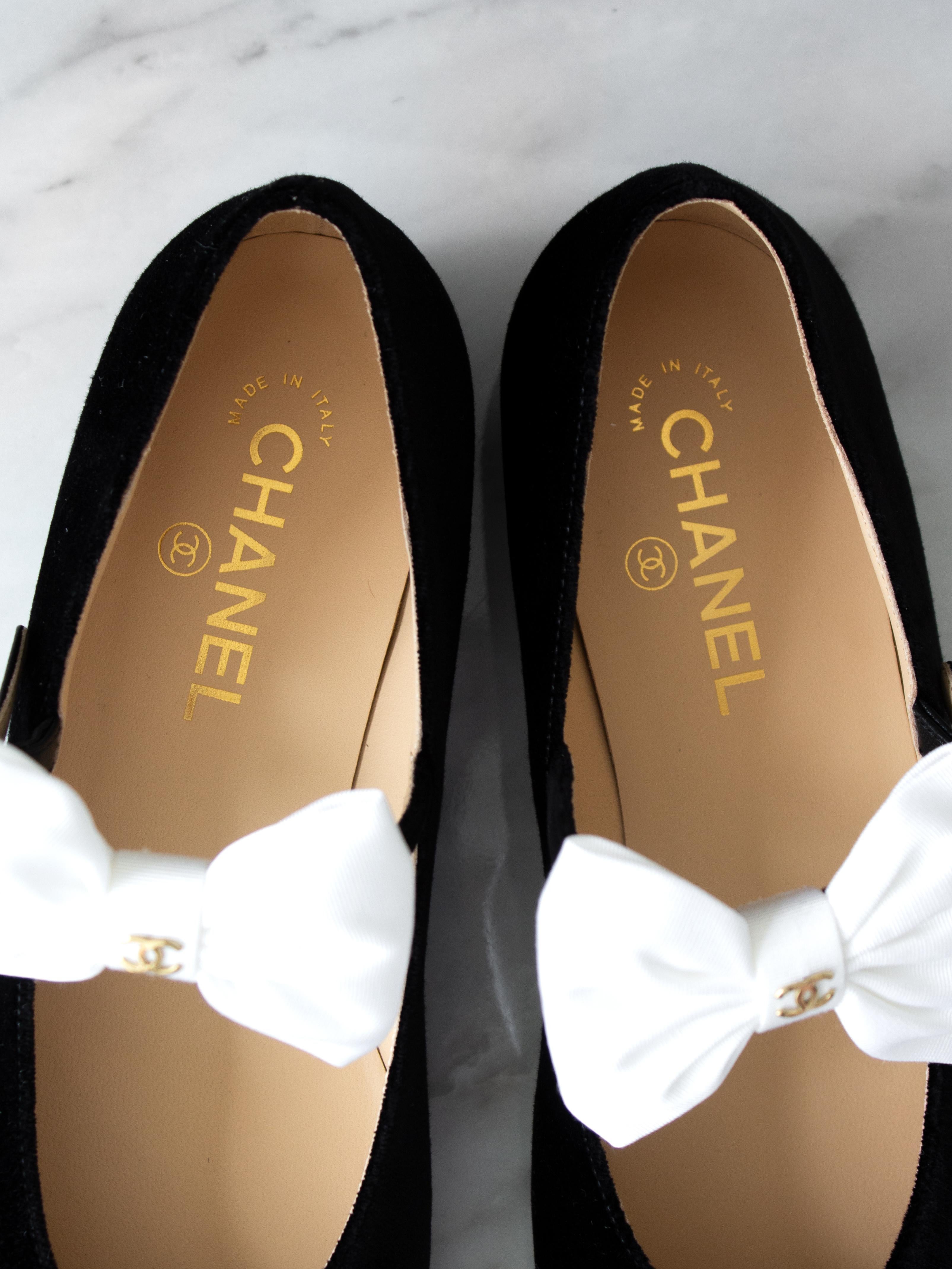 Chanel 24A Metiers D'Art 2024 Black Velvet White Bow CC Gripoix Mary Jane Flats 2