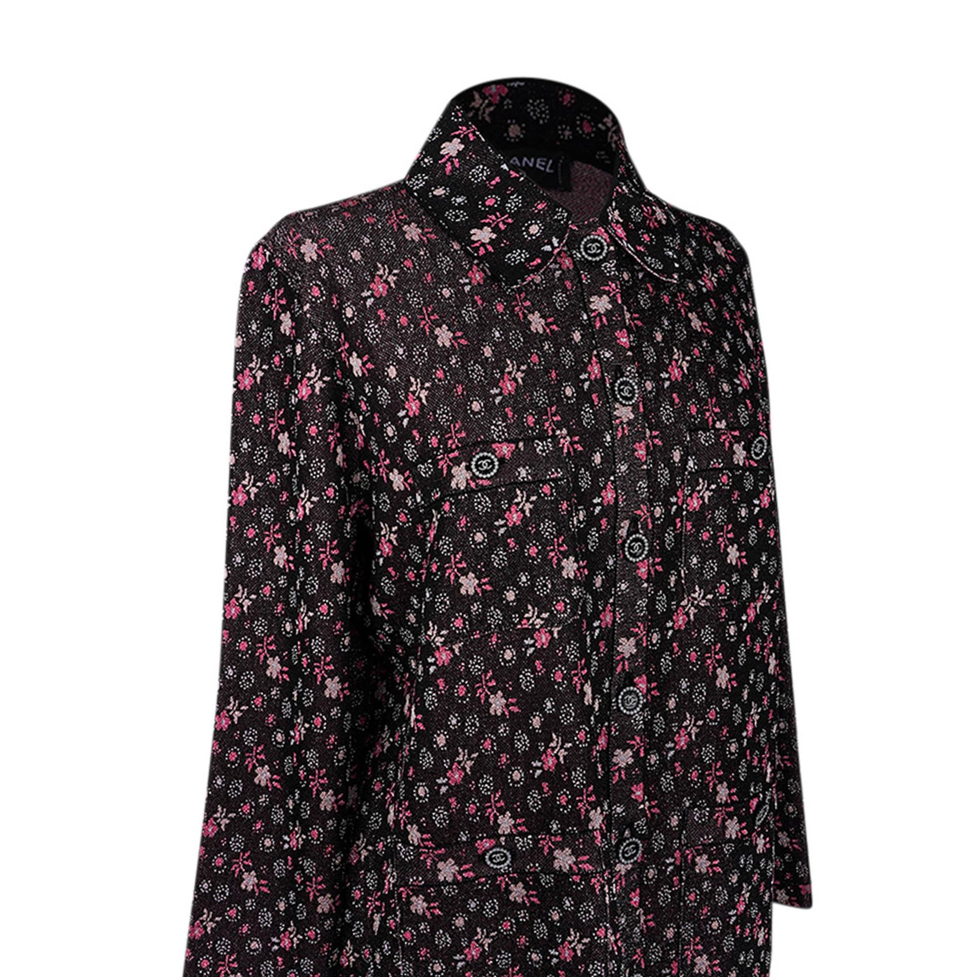 Giacca Chanel 24B nera e rosa con bottoni con logo in filo metallico 36 in vendita 5