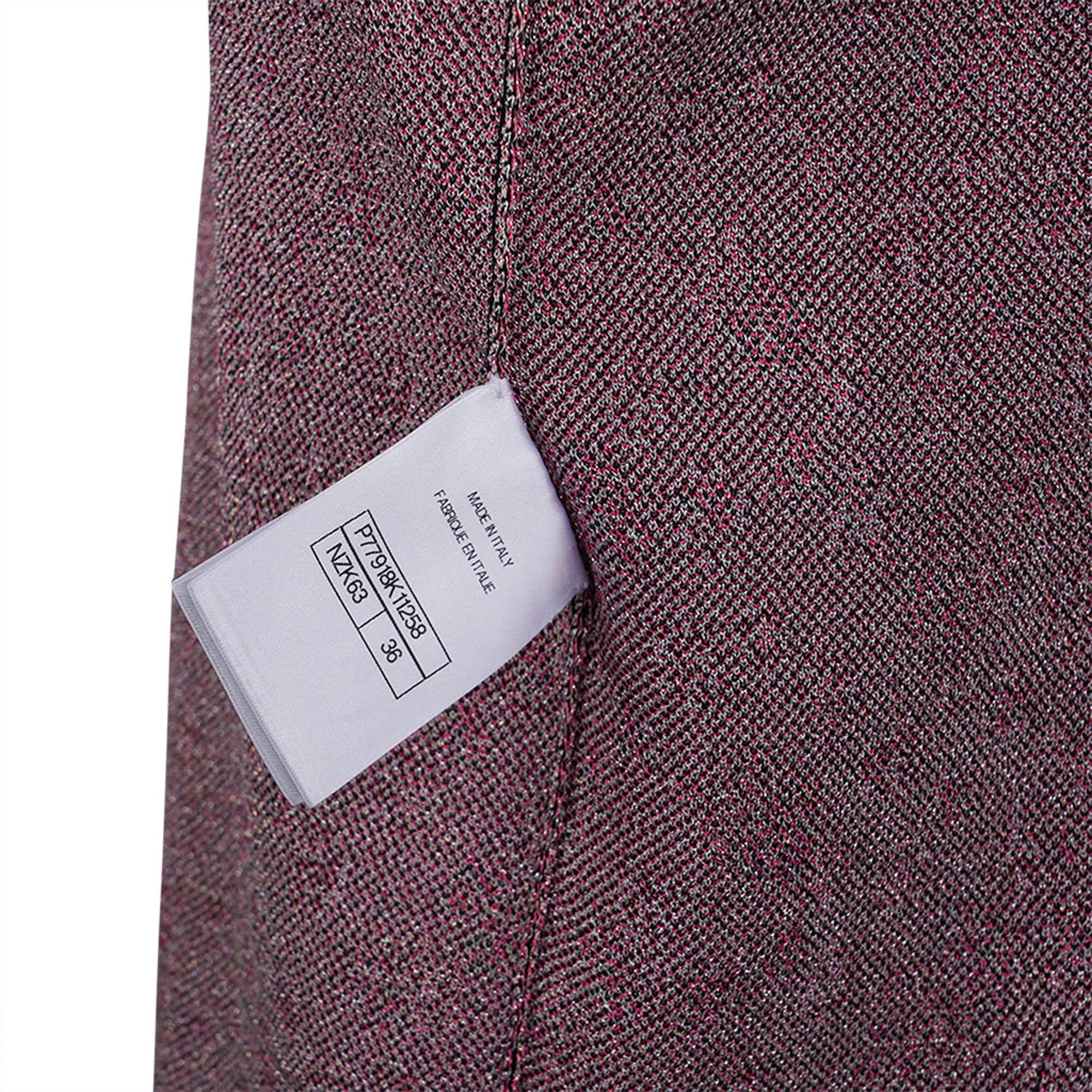 Giacca Chanel 24B nera e rosa con bottoni con logo in filo metallico 36 in vendita 7