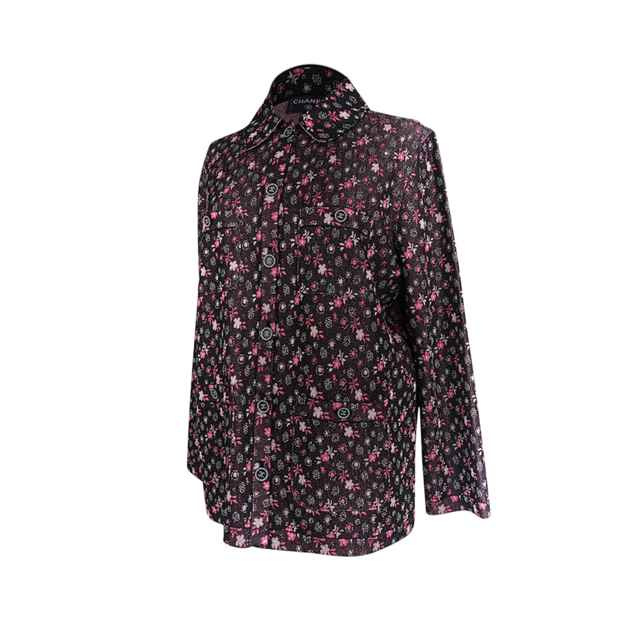Donna Giacca Chanel 24B nera e rosa con bottoni con logo in filo metallico 36 in vendita
