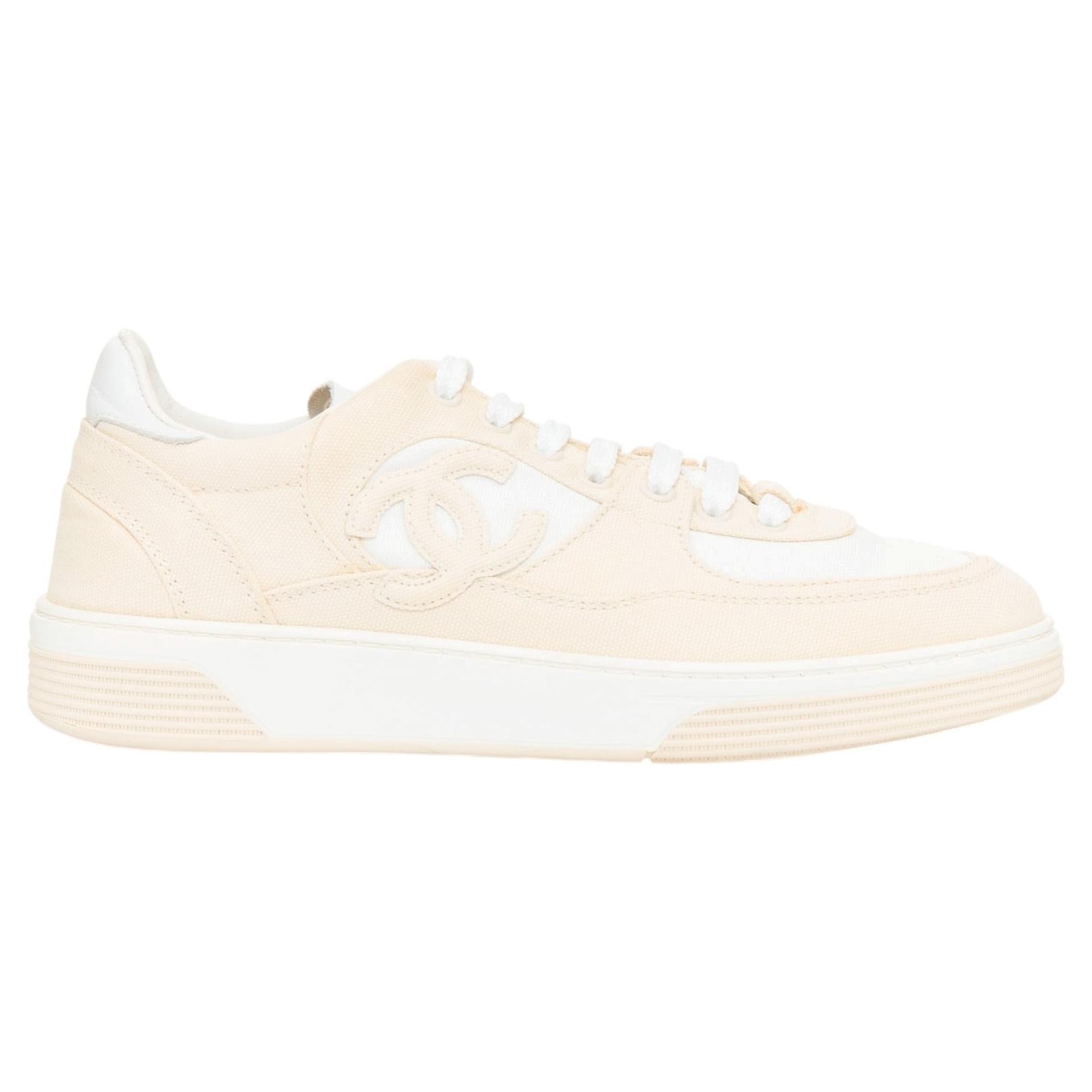 Chanel 24C CC Canvas Sport Trainer, weiß-beige, CC-Steppmuster, Sneakers, EU 38 im Angebot