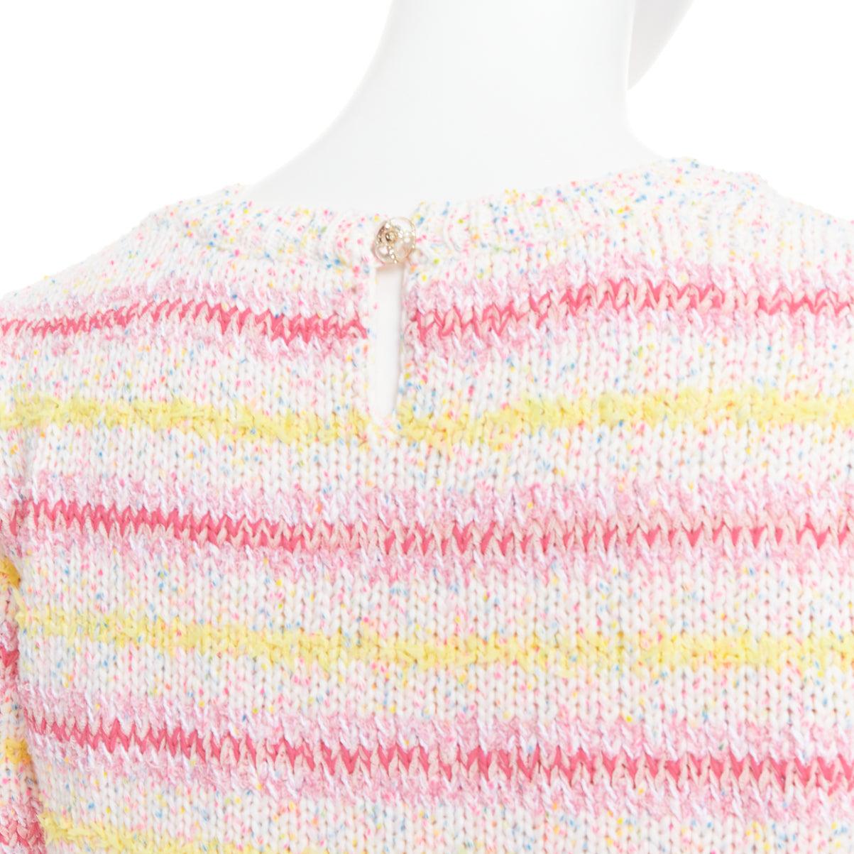 CHANEL 24C Coco Love light pink yellow cotton blend crop sweater FR38 M
Reference: AAWC/A01378
Brand: Chanel
Designer: Virginie Viard
Collection: 24C - Runway
Material: Cotton, Blend
Color: Pink, Yellow
Pattern: Solid
Closure: Keyhole Button
Made
