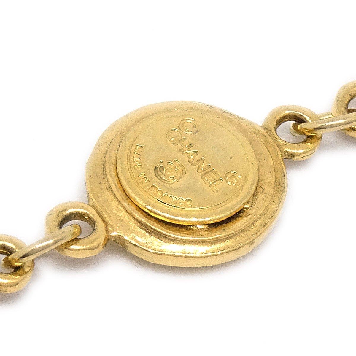 CHANEL 24K Gold vergoldete Charm- Münze lange Kette Halskette  im Zustand „Gut“ im Angebot in Chicago, IL