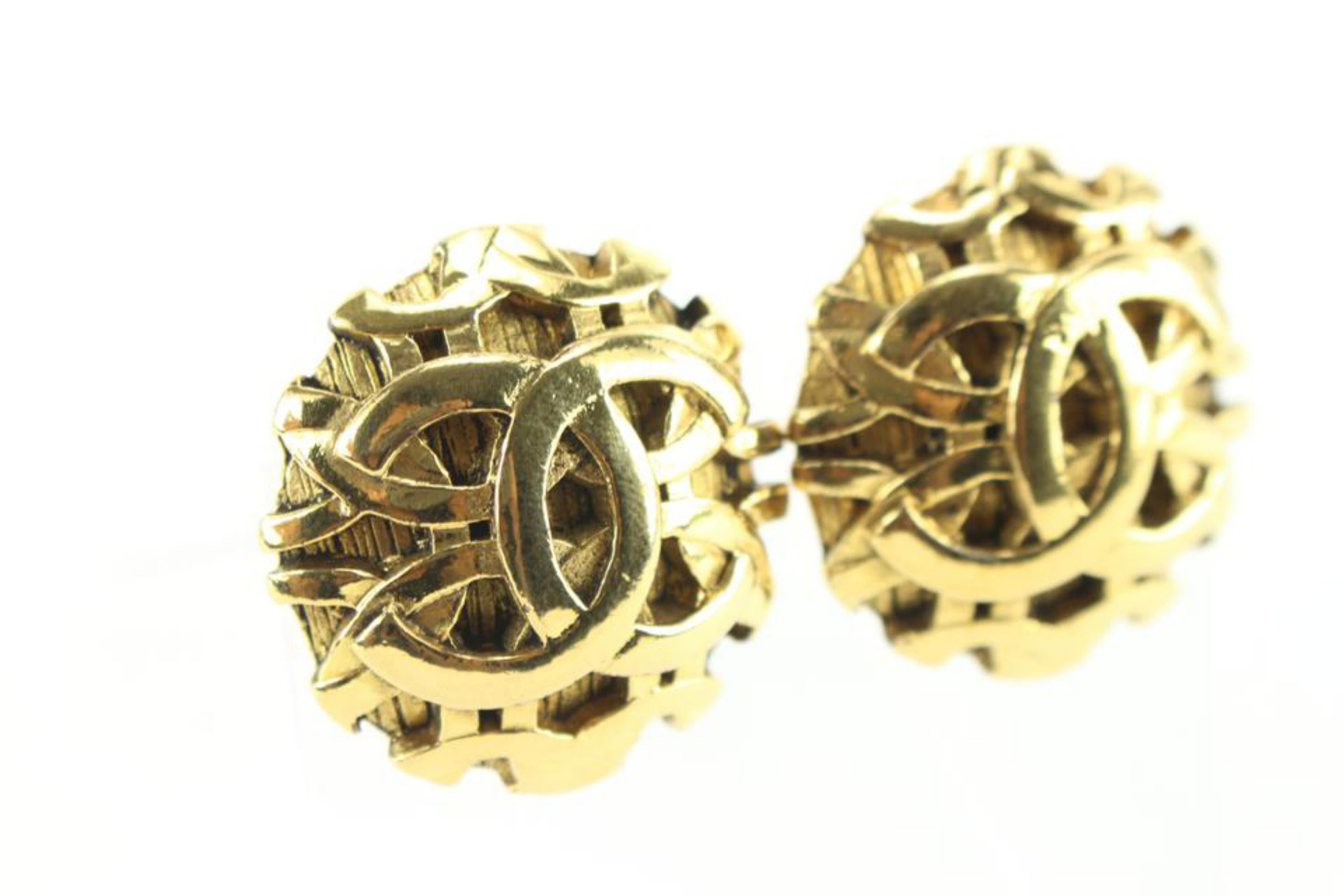 Chanel 24k vergoldete 25 Kollektion Jumbo CC Logo-Ohrringe 60ch825s im Zustand „Gut“ im Angebot in Dix hills, NY