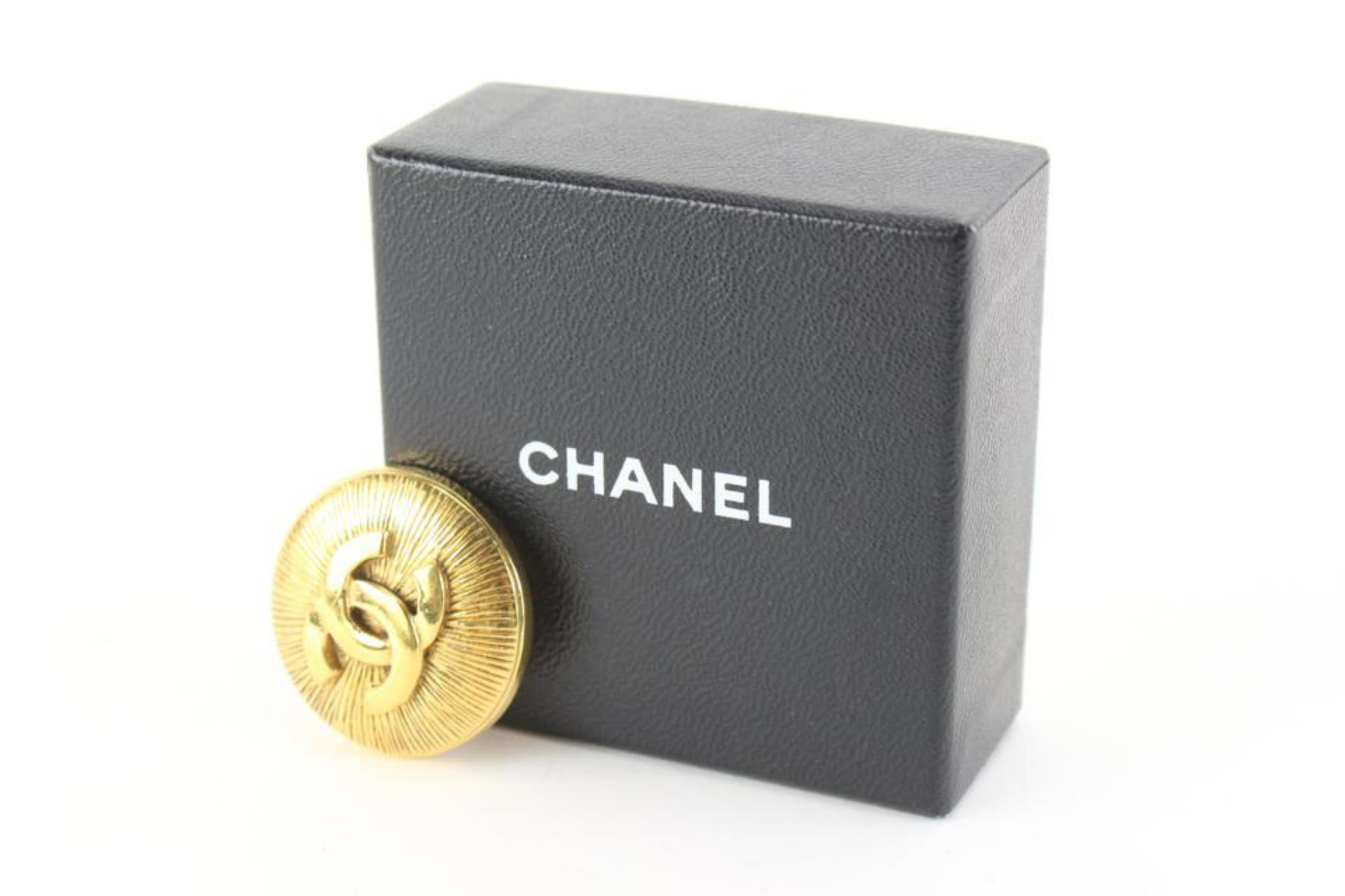 Chanel 24k vergoldete CC Spiral Brosche Anstecknadel 42ck83s im Angebot 7