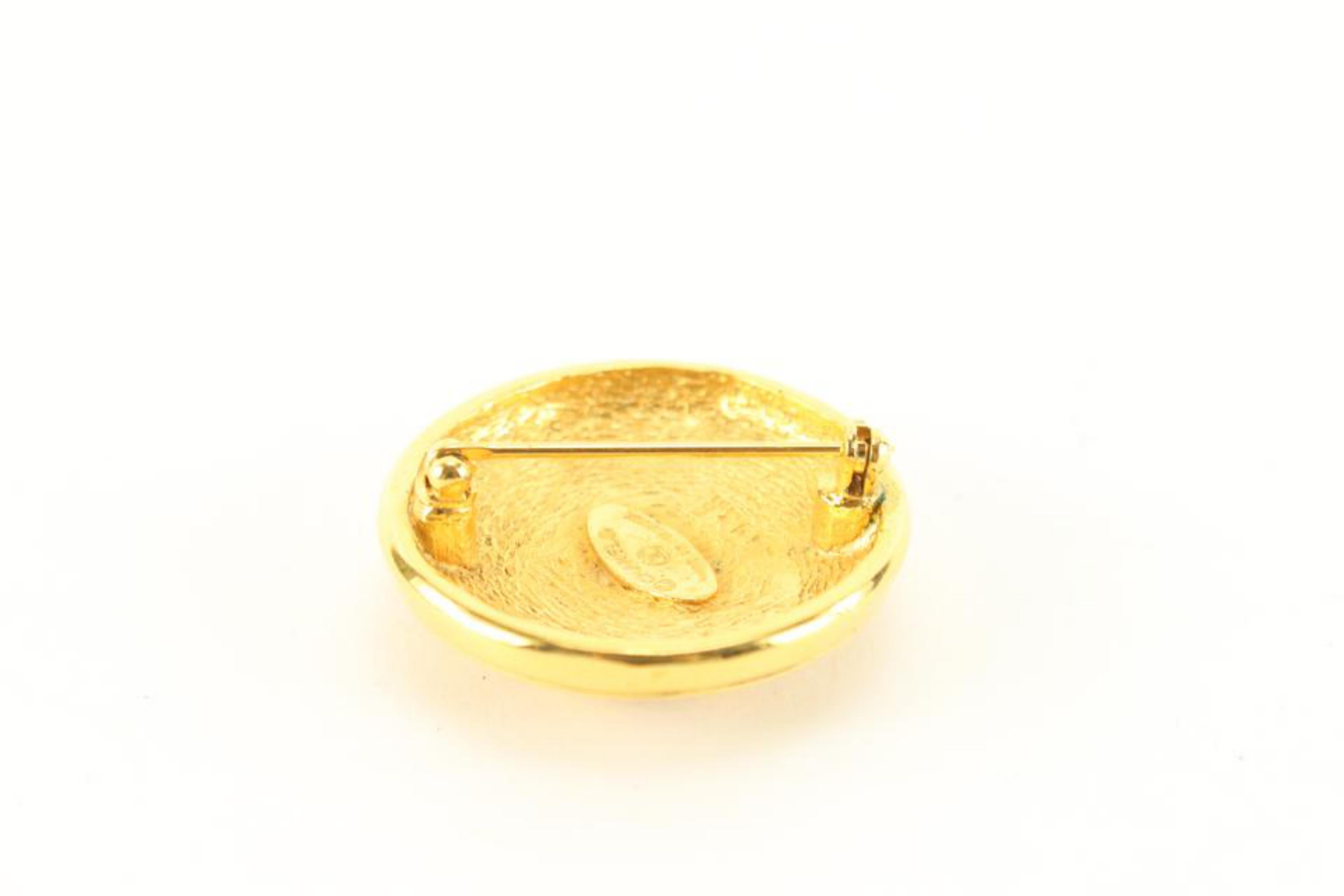Chanel 24k Gold Plated CC Spiral Brooch Pin 42ck83s In Good Condition For Sale In Dix hills, NY