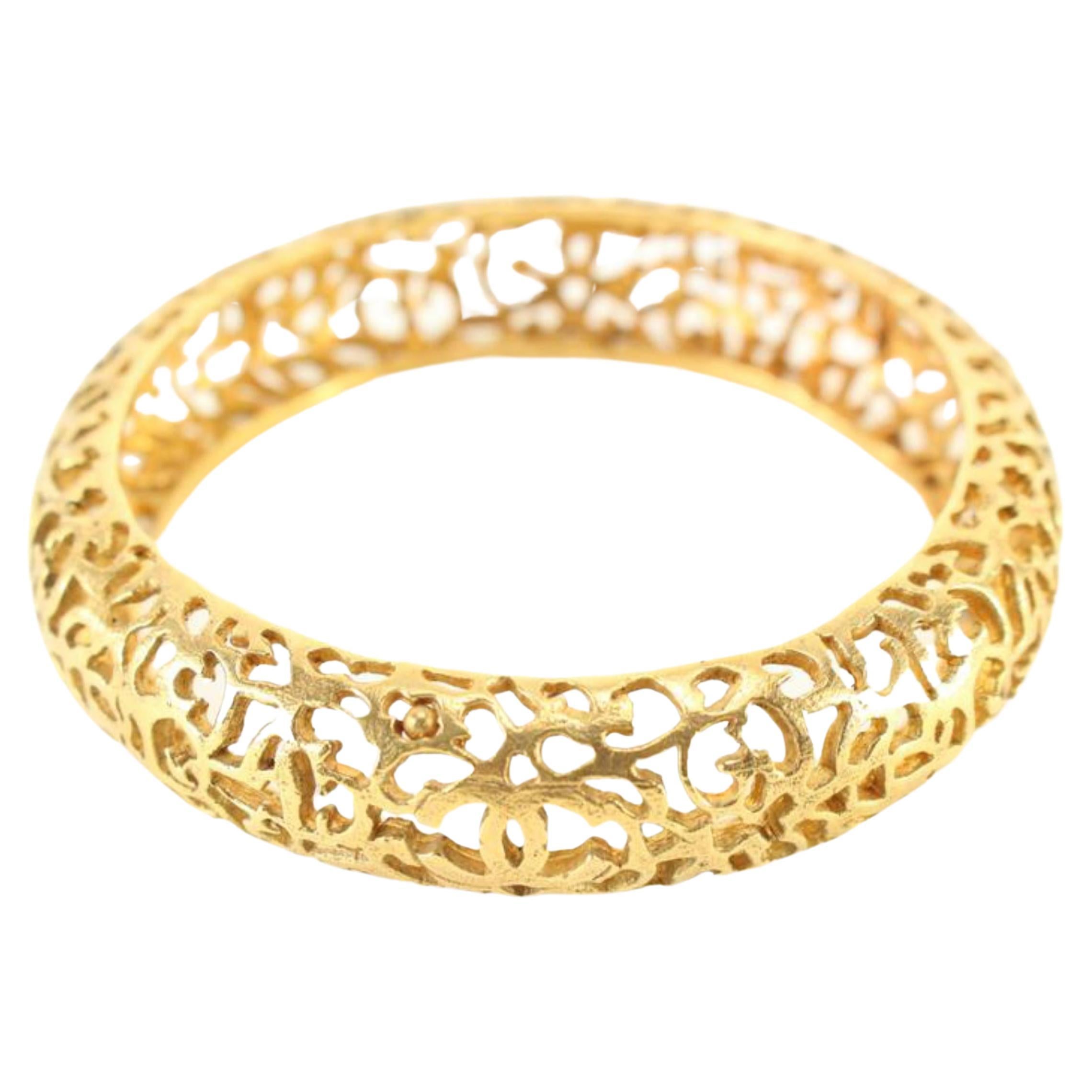 Chanel 24k Gold Plated Collection 25 CC Logo Bangle Bracelet 80ck817s For Sale