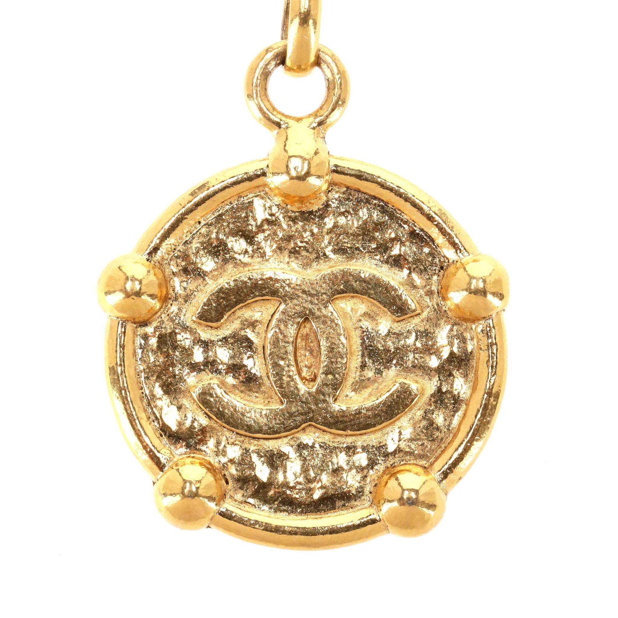 Donna Bracciale A Link di Chanel placcato oro 24k con medaglione 'CC' in vendita