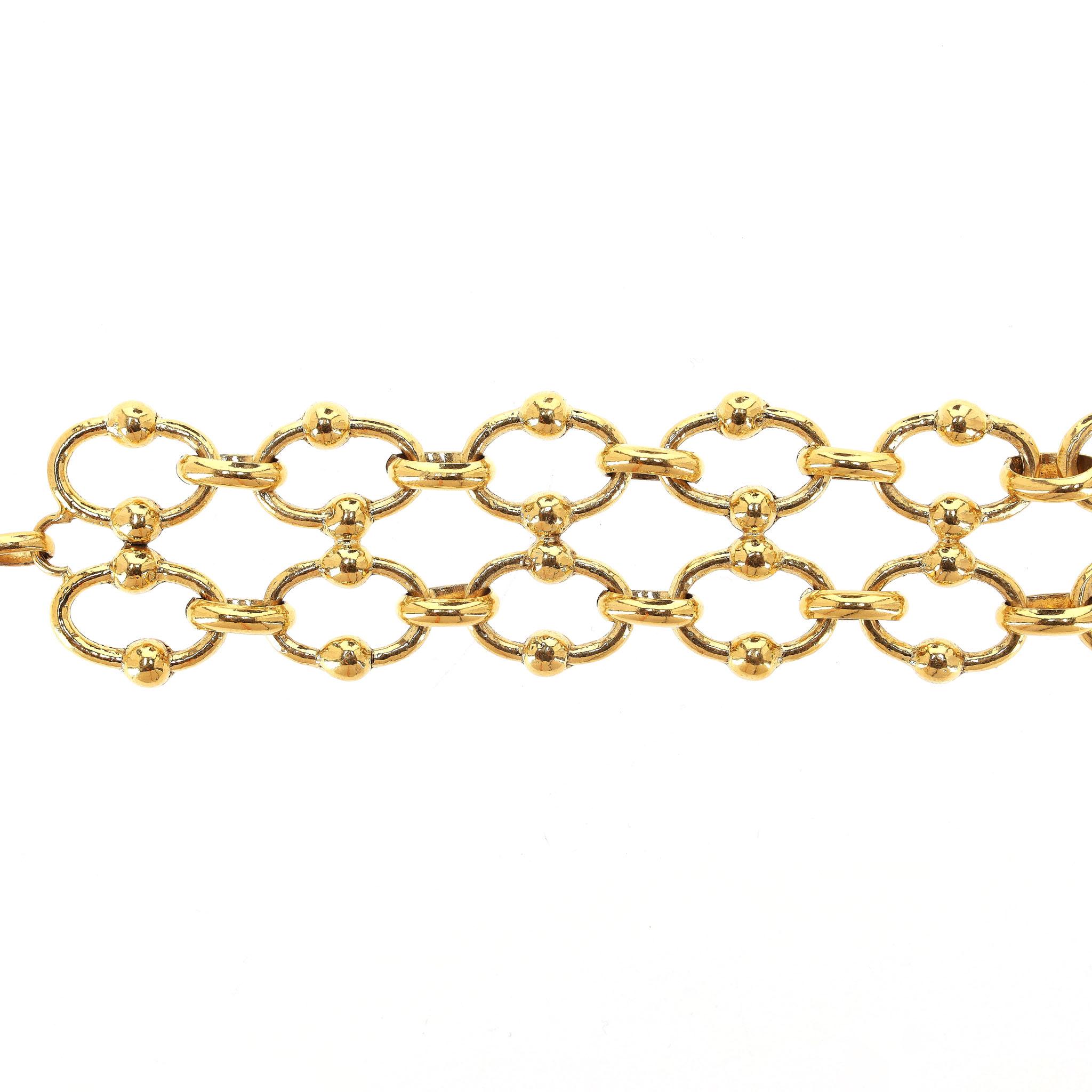 Bracciale A Link di Chanel placcato oro 24k con medaglione 'CC' in vendita 1