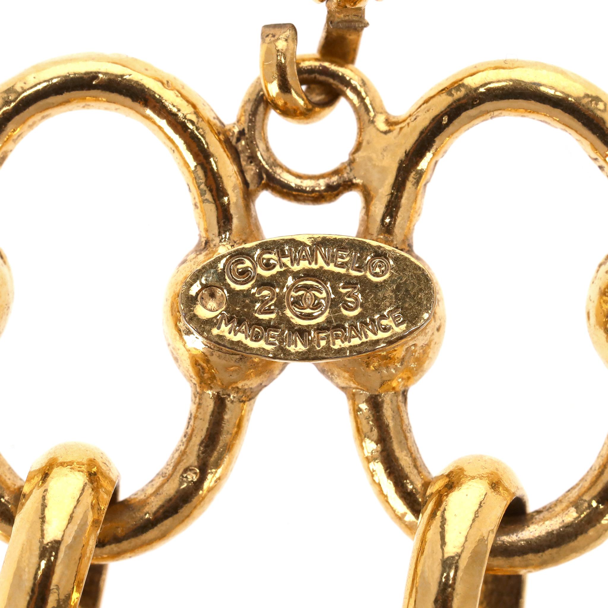 Bracciale A Link di Chanel placcato oro 24k con medaglione 'CC' in vendita 3