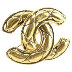 Chanel 24k Gold Plated Matelasse Quilted CC Brooch Corsage Pin Lapel 41ca83s