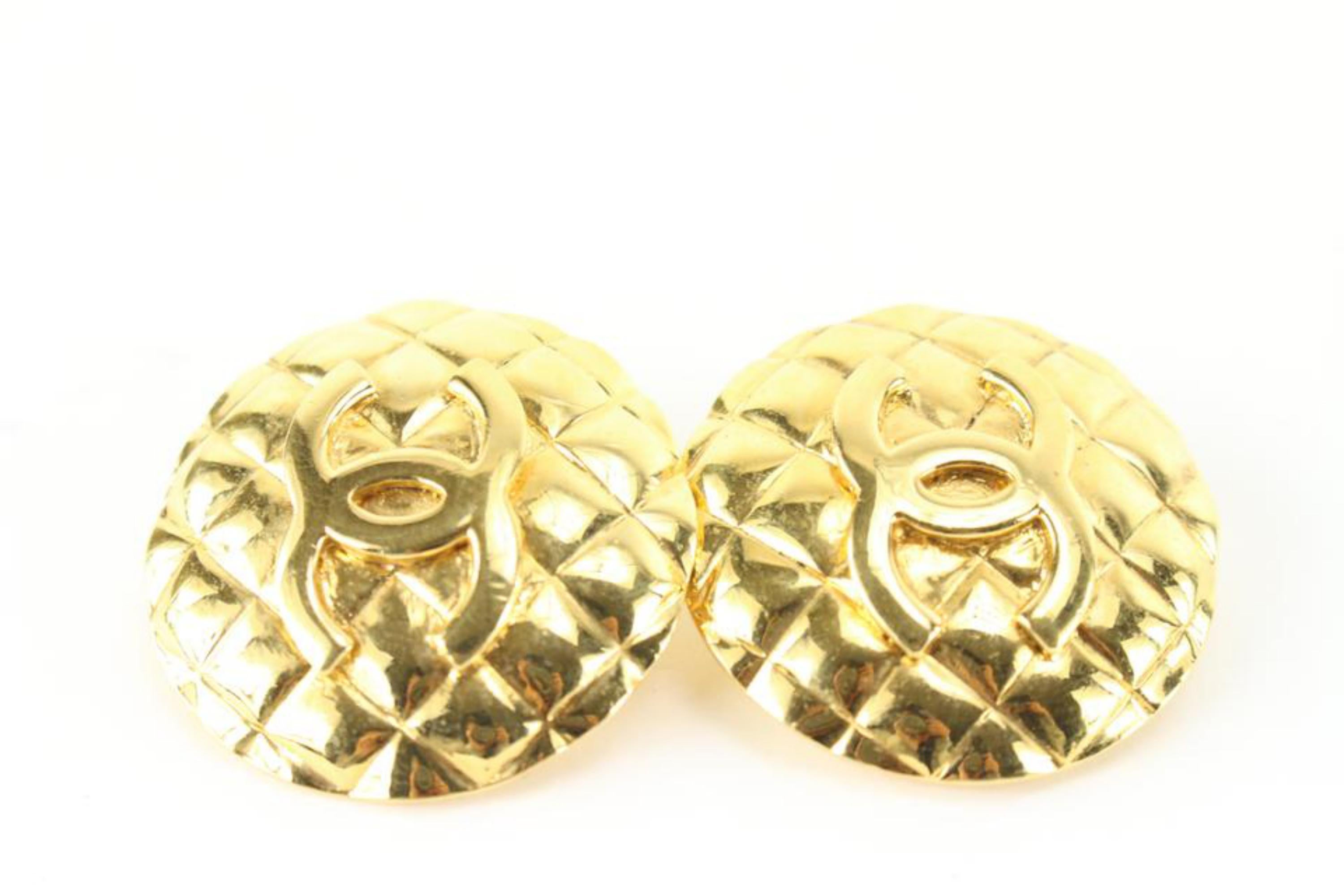 Women's Chanel 24k Gold Plated Quilted CC Logo Earrings 47ck825s For Sale