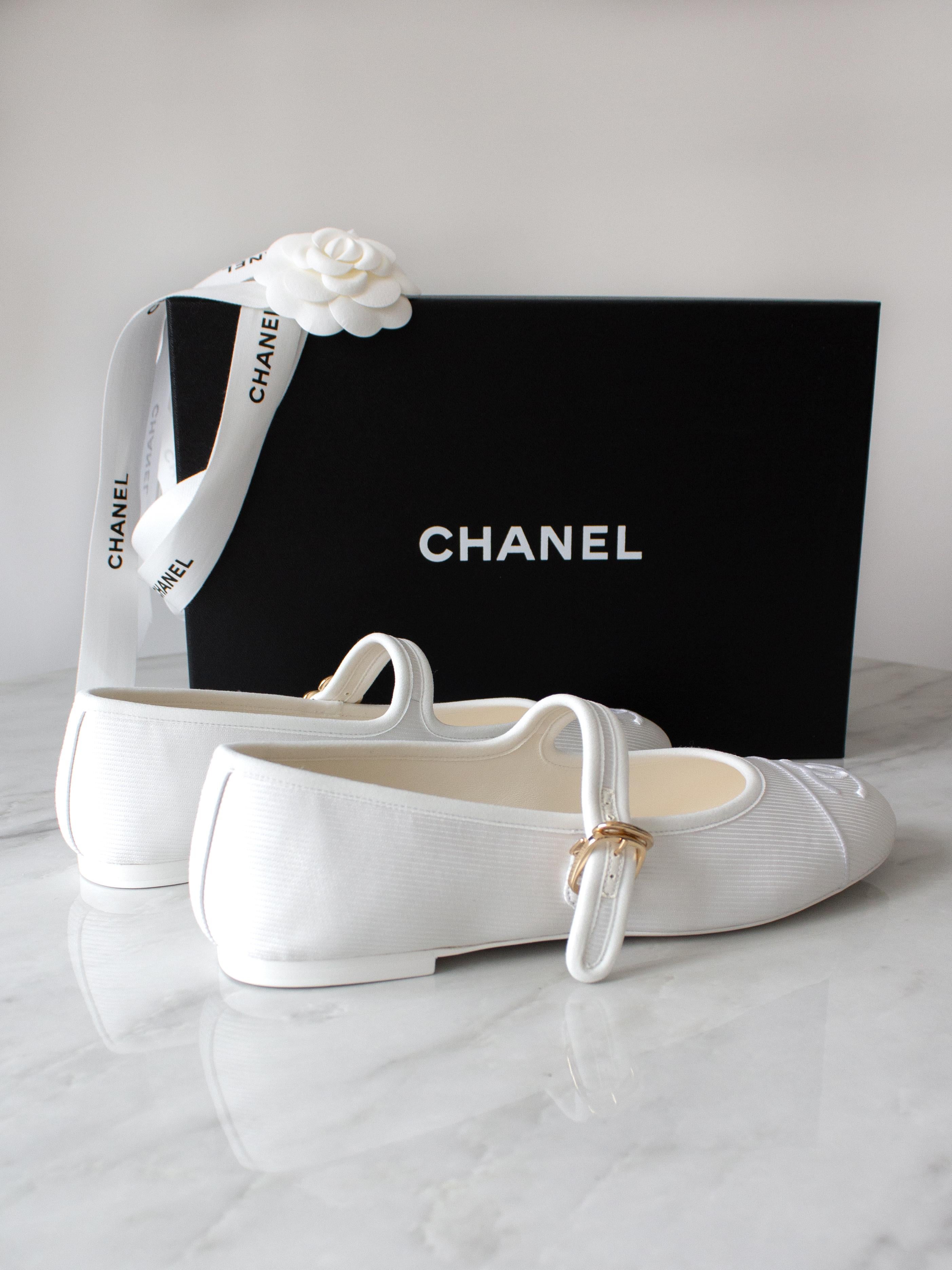 Chanel 24S Runway White Cotton Silk Mary Jane CC 2024 Ballet Flats Shoes 39 4