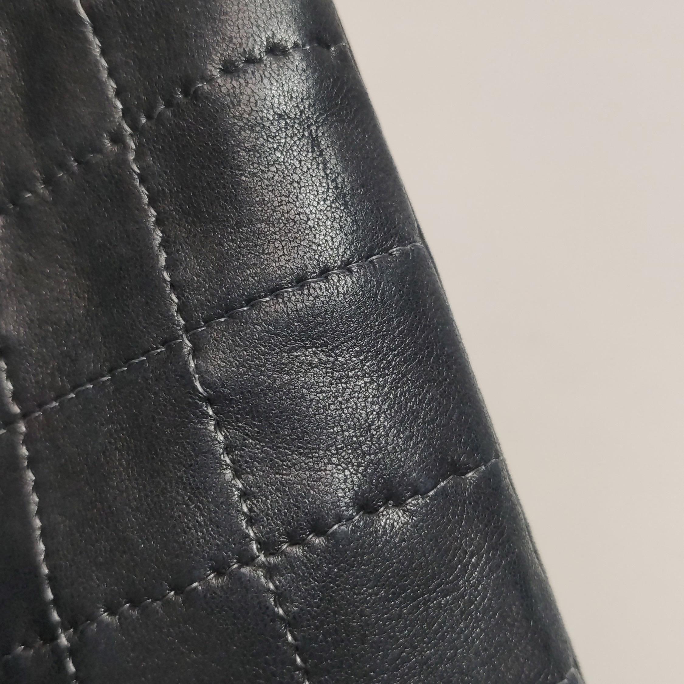Chanel 2.55 Black Lambskin Square Stitching Shoulder Bag en vente 8