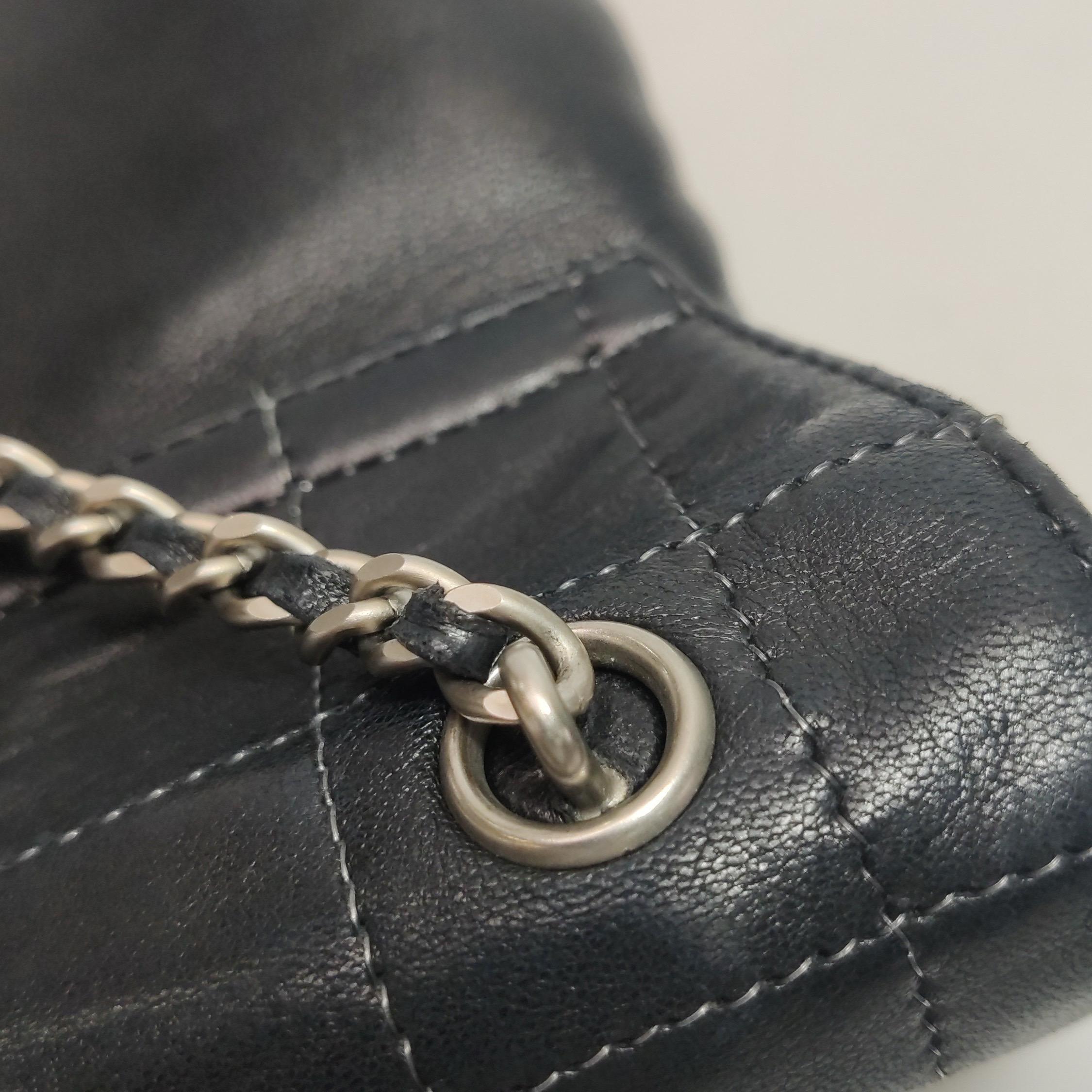 Chanel 2.55 Black Lambskin Square Stitching Shoulder Bag en vente 9
