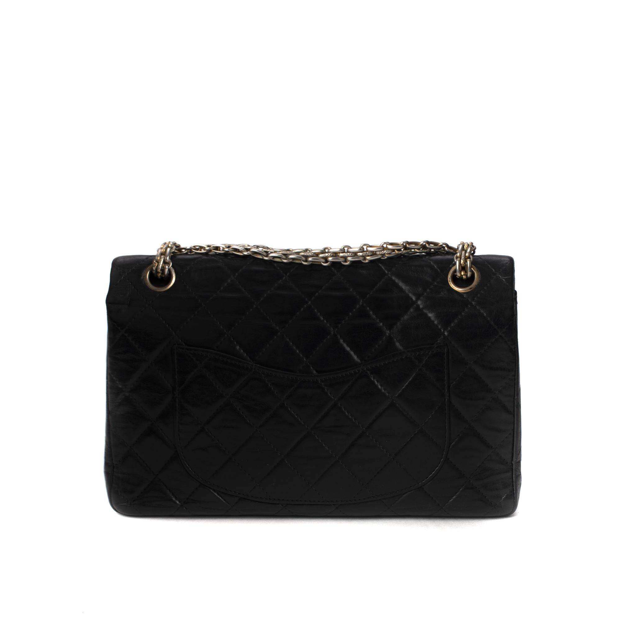 Handbag Chanel 2.55 in Black lambskin Leather ! In Good Condition In Paris, IDF