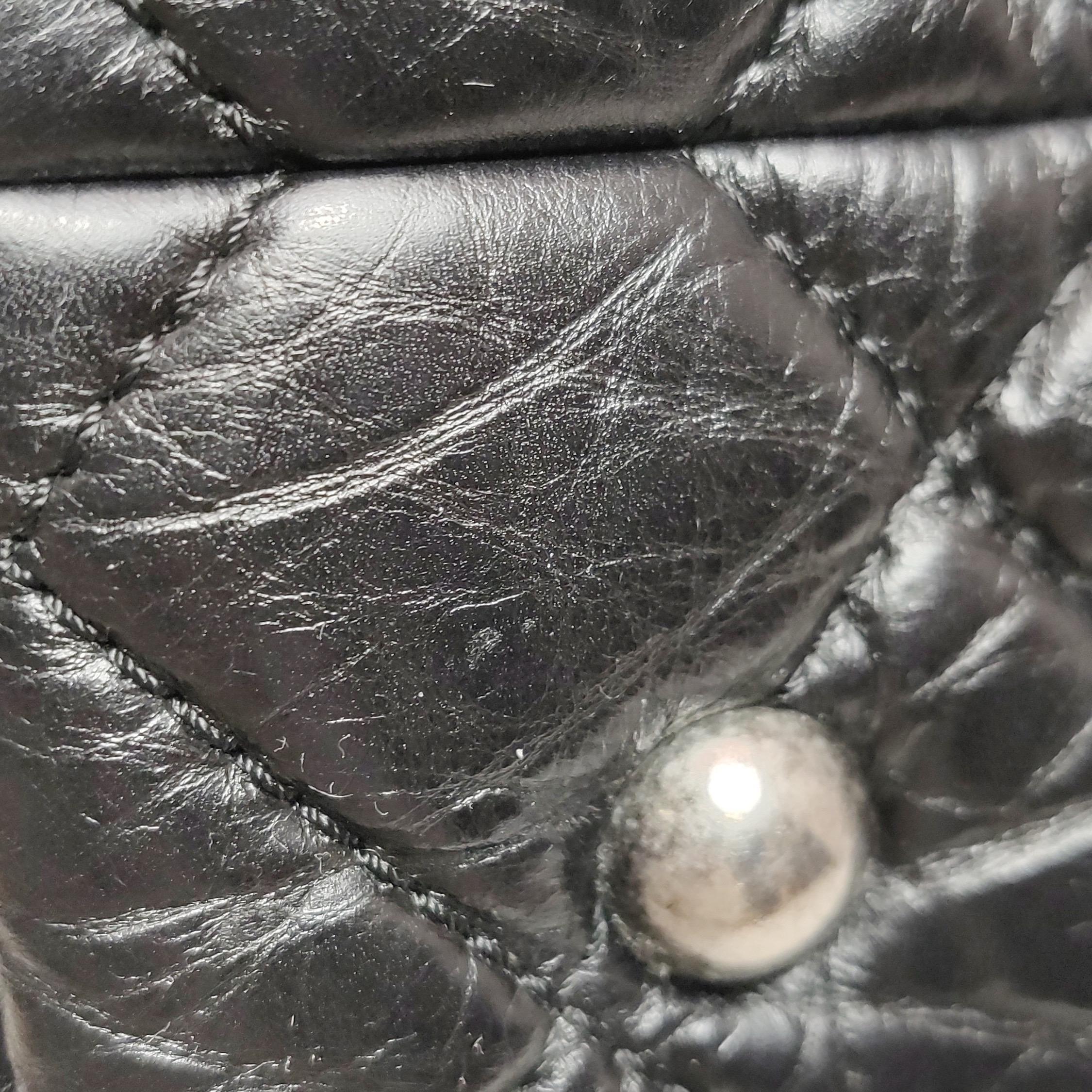 Chanel 2.55 Noir Fourre-tout en cuir de veau brillant en vente 9