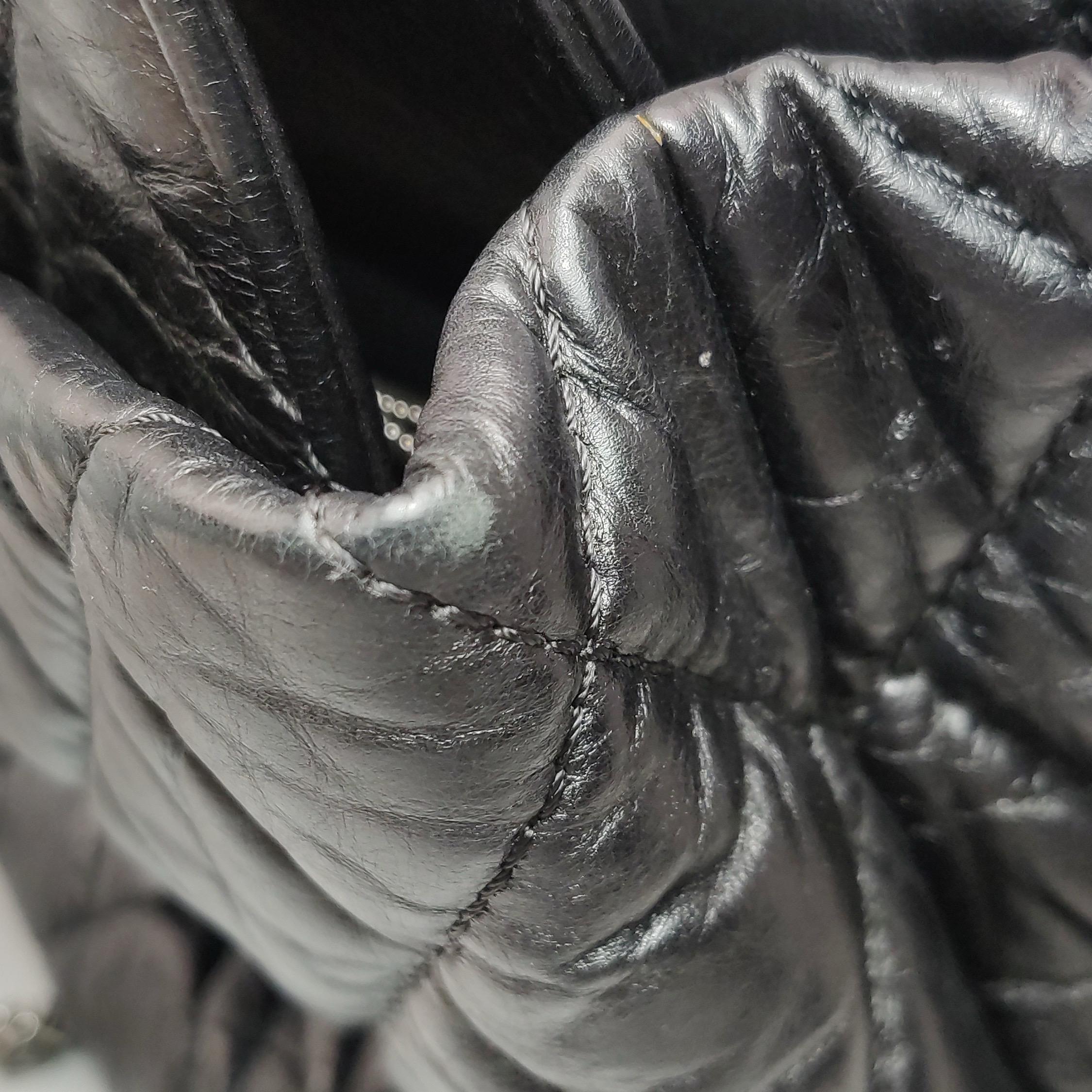Chanel 2.55 Noir Fourre-tout en cuir de veau brillant en vente 11