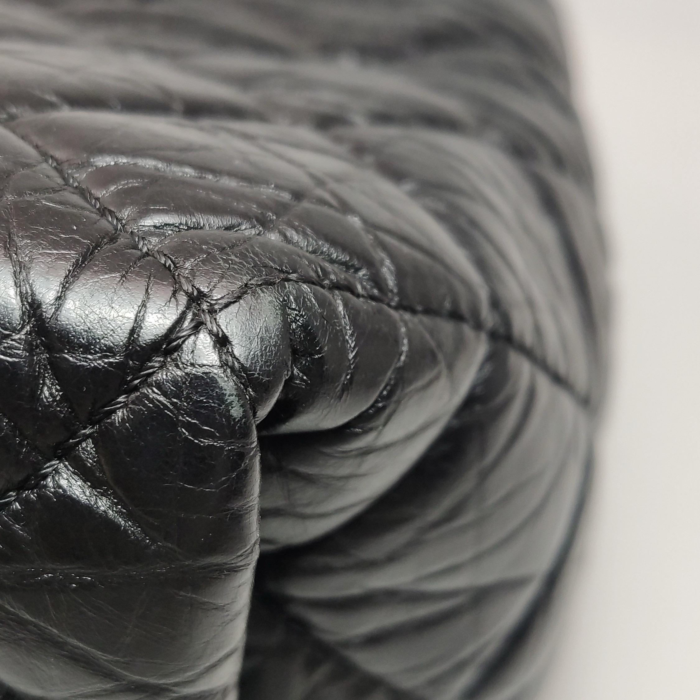 Chanel 2.55 Noir Fourre-tout en cuir de veau brillant en vente 13