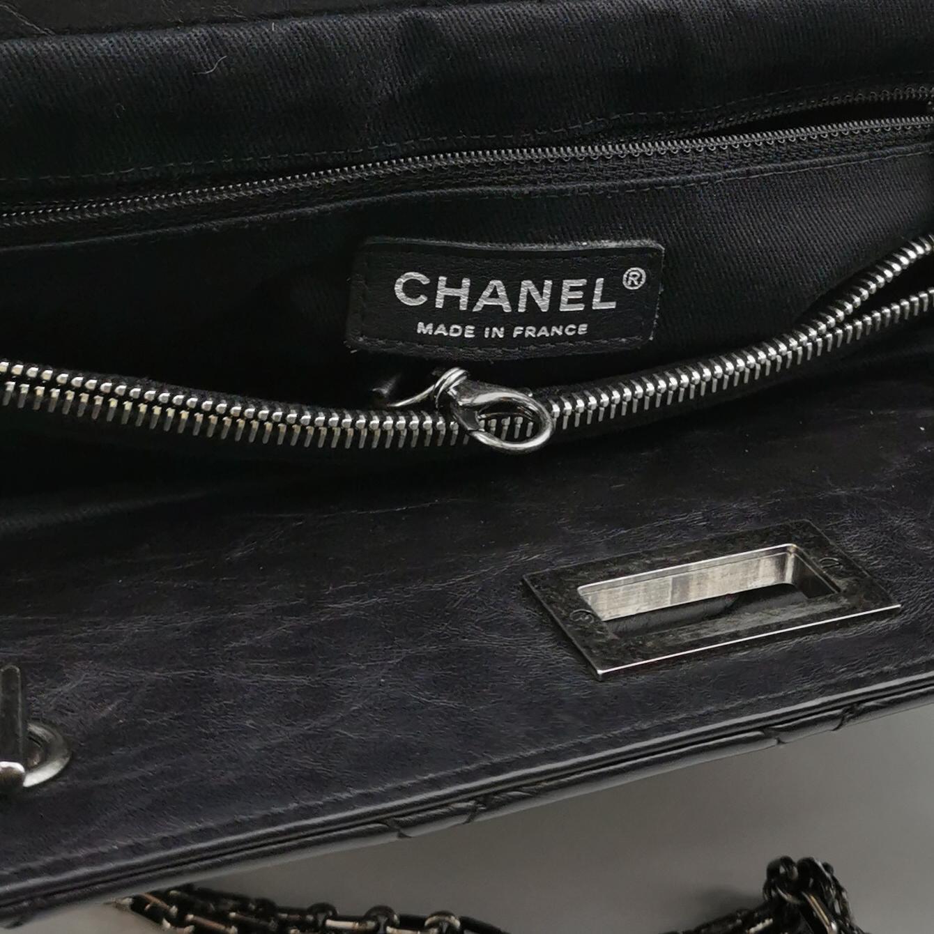 Chanel 2.55 Noir Fourre-tout en cuir de veau brillant Pour femmes en vente