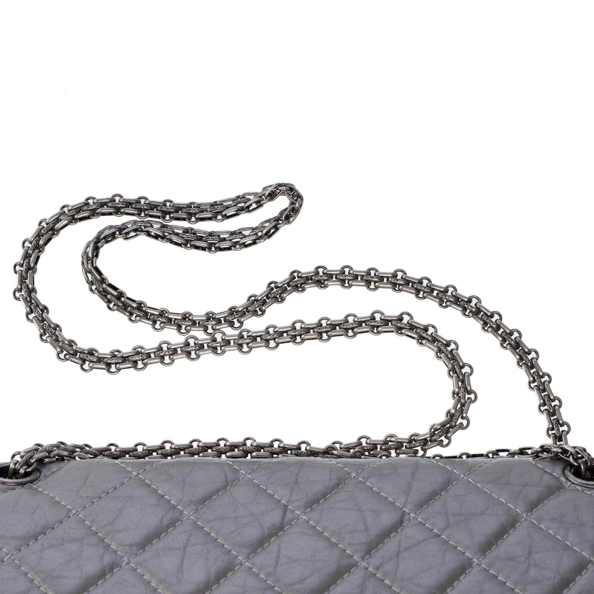 Sac à bandoulière Chanel 2.55 Classique à double rabat en cuir métallique argenté en vente 4