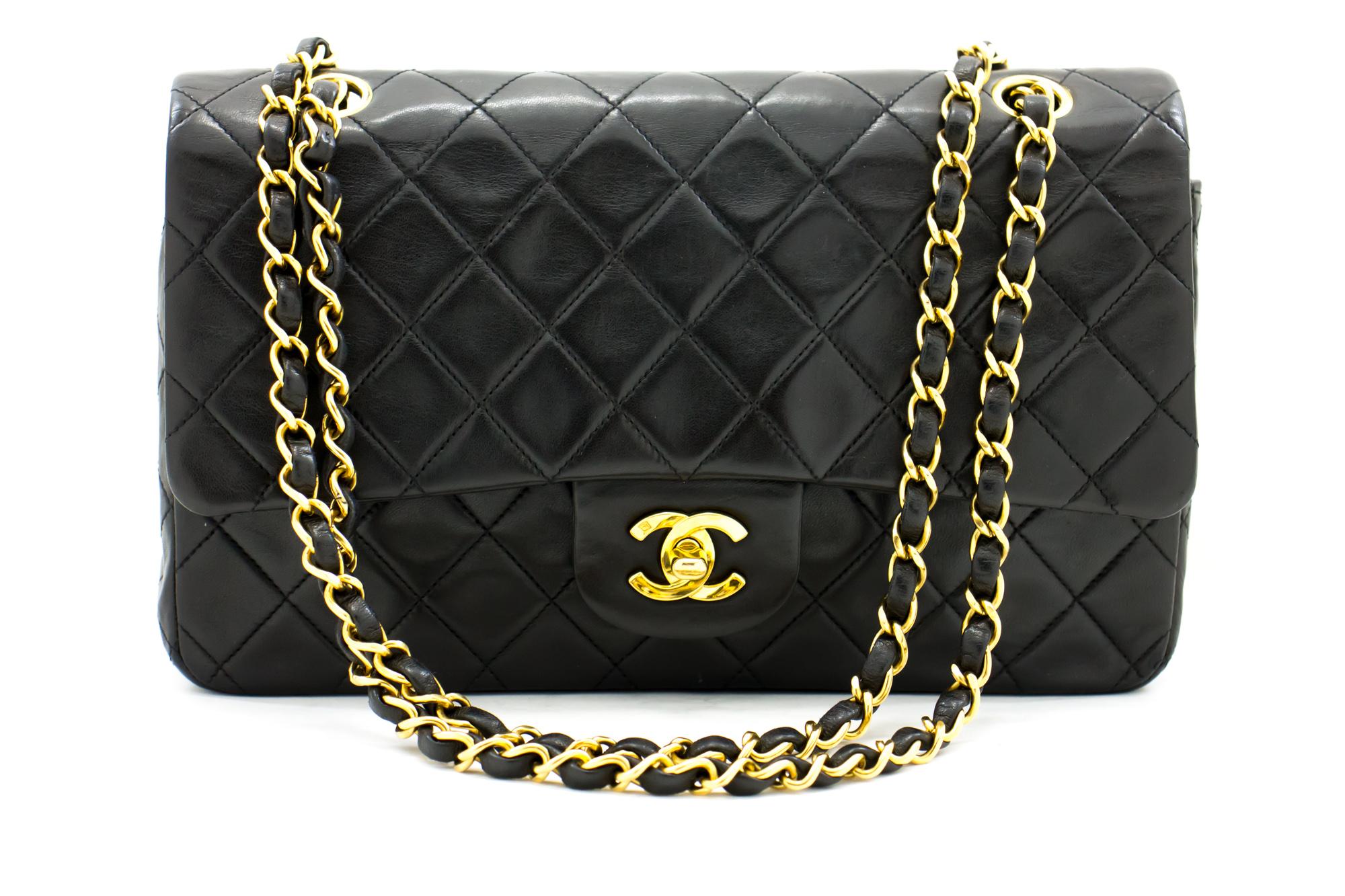 Eine authentische CHANEL 2.55 Classic Double Flap 10