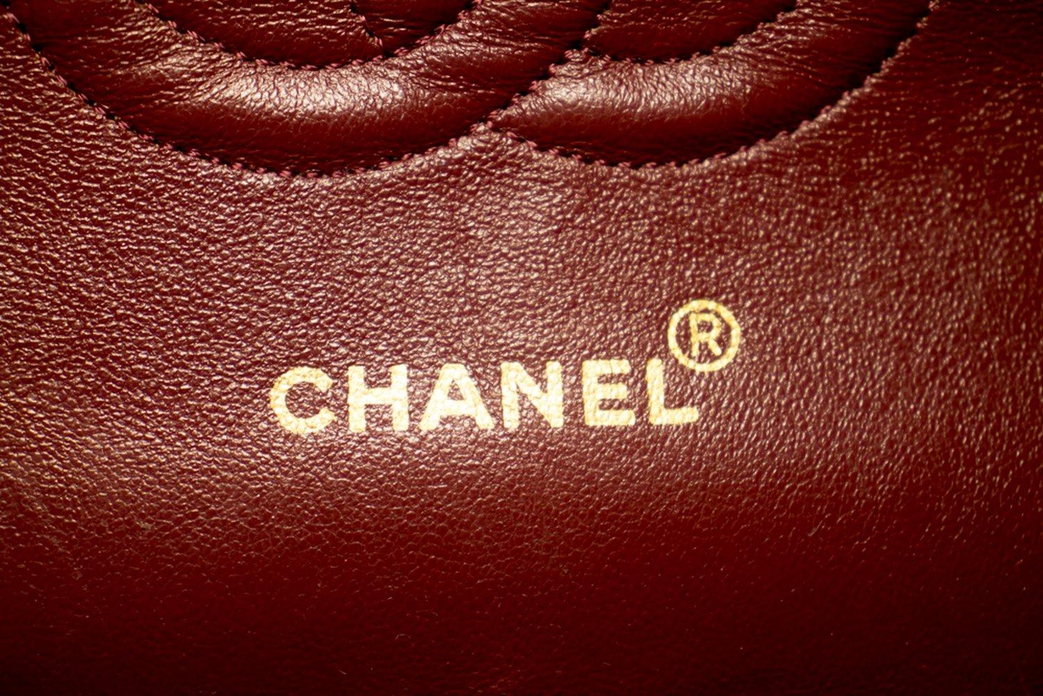 CHANEL 2.55 Borsa a tracolla media a doppia patta in pelle di agnello nera 8