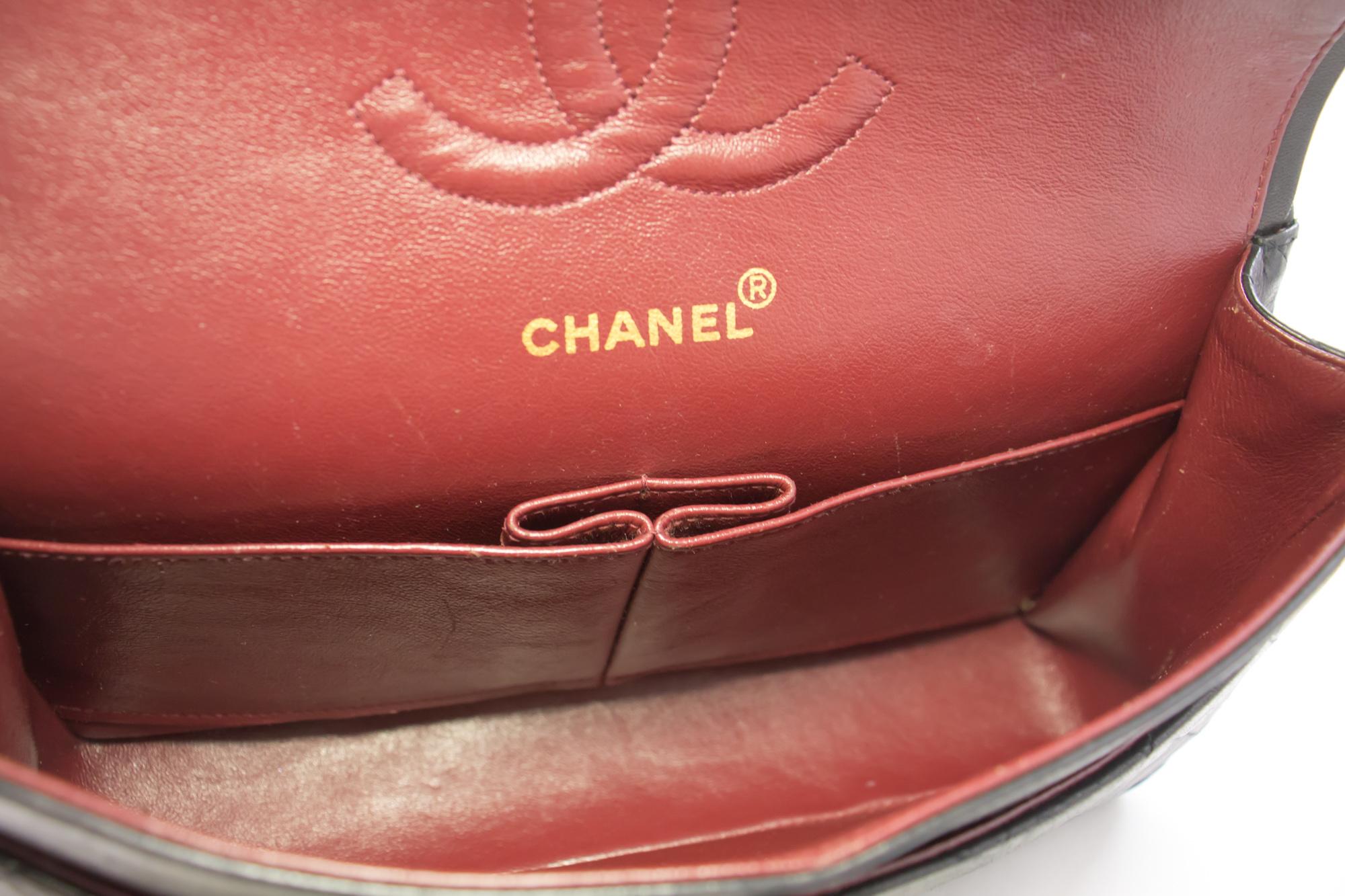 CHANEL 2.55 Borsa a tracolla media a doppia patta in pelle di agnello nera 1